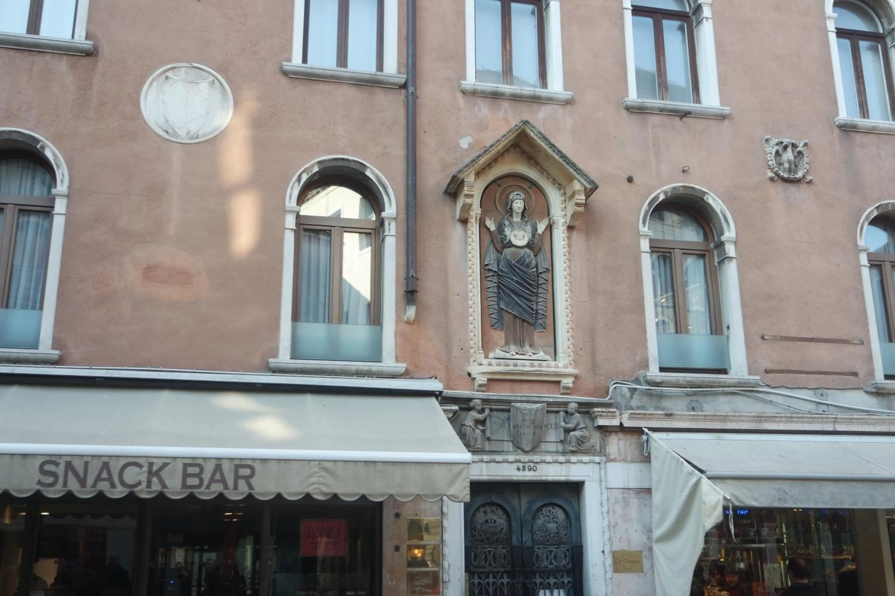 Facade/entrance in Ca' Princess