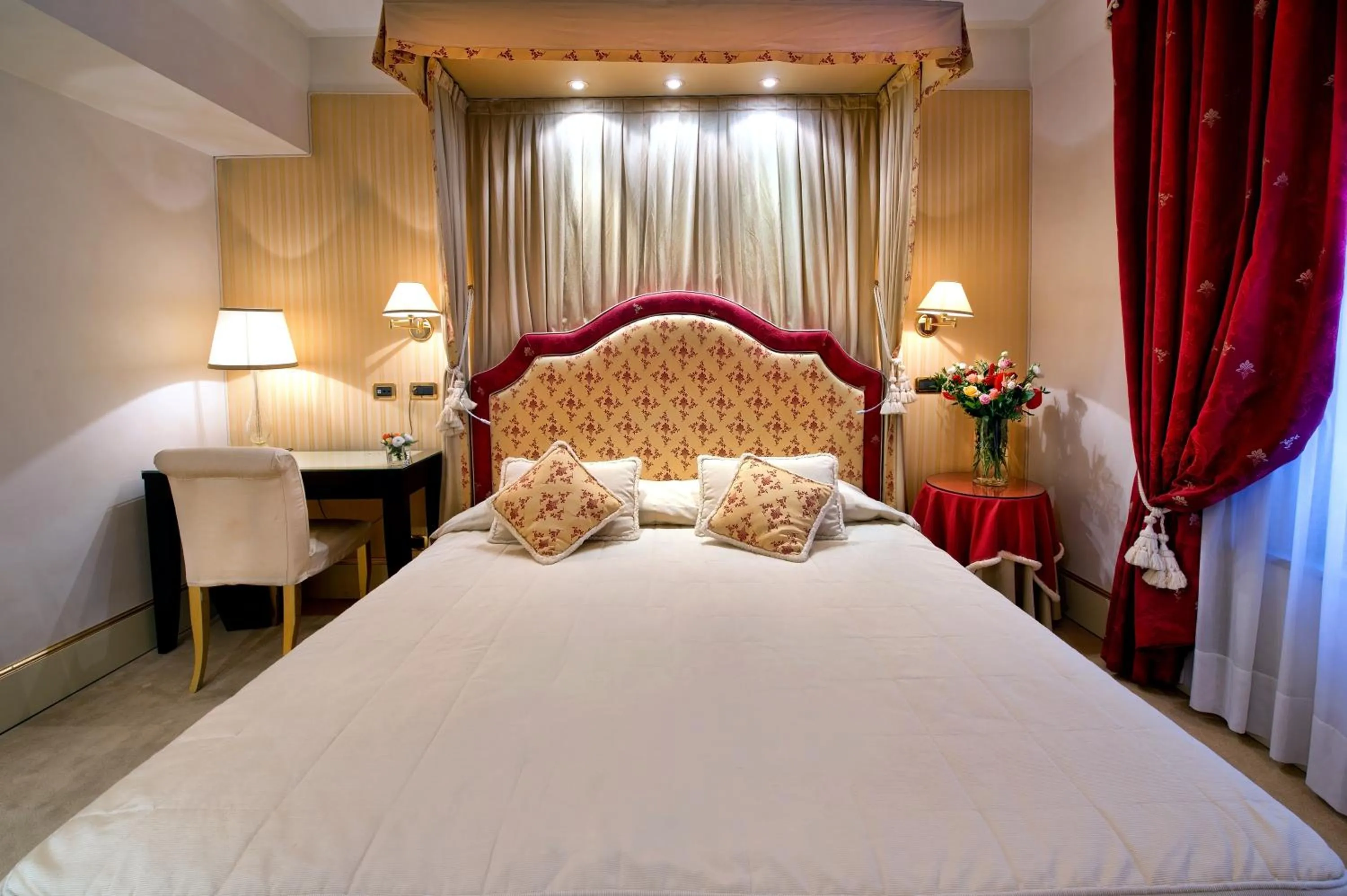 Bedroom, Bed in Ca' Princess