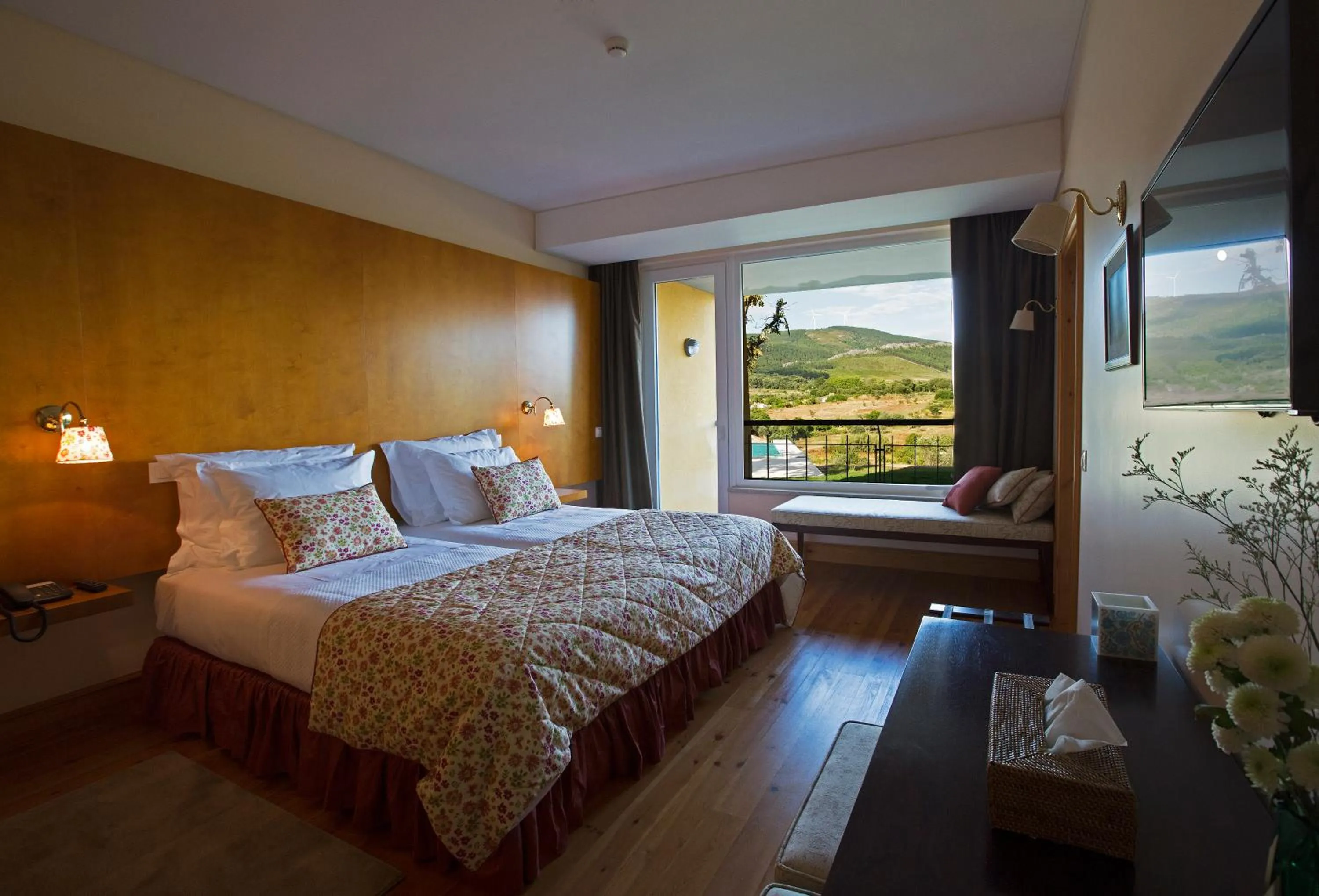 Bedroom, Bed in Cabecas do Reguengo