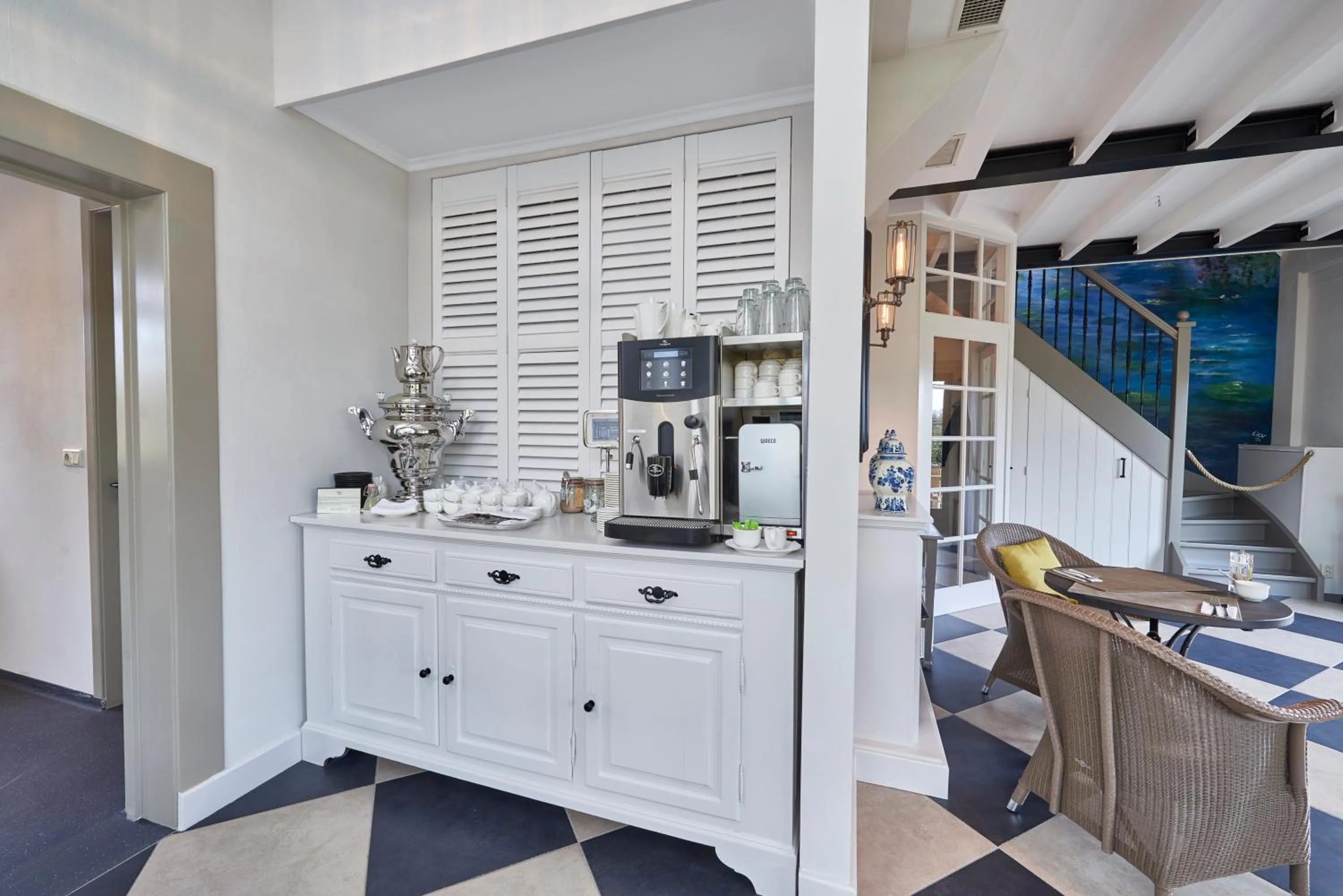 Restaurant/places to eat in Villa Magnolia