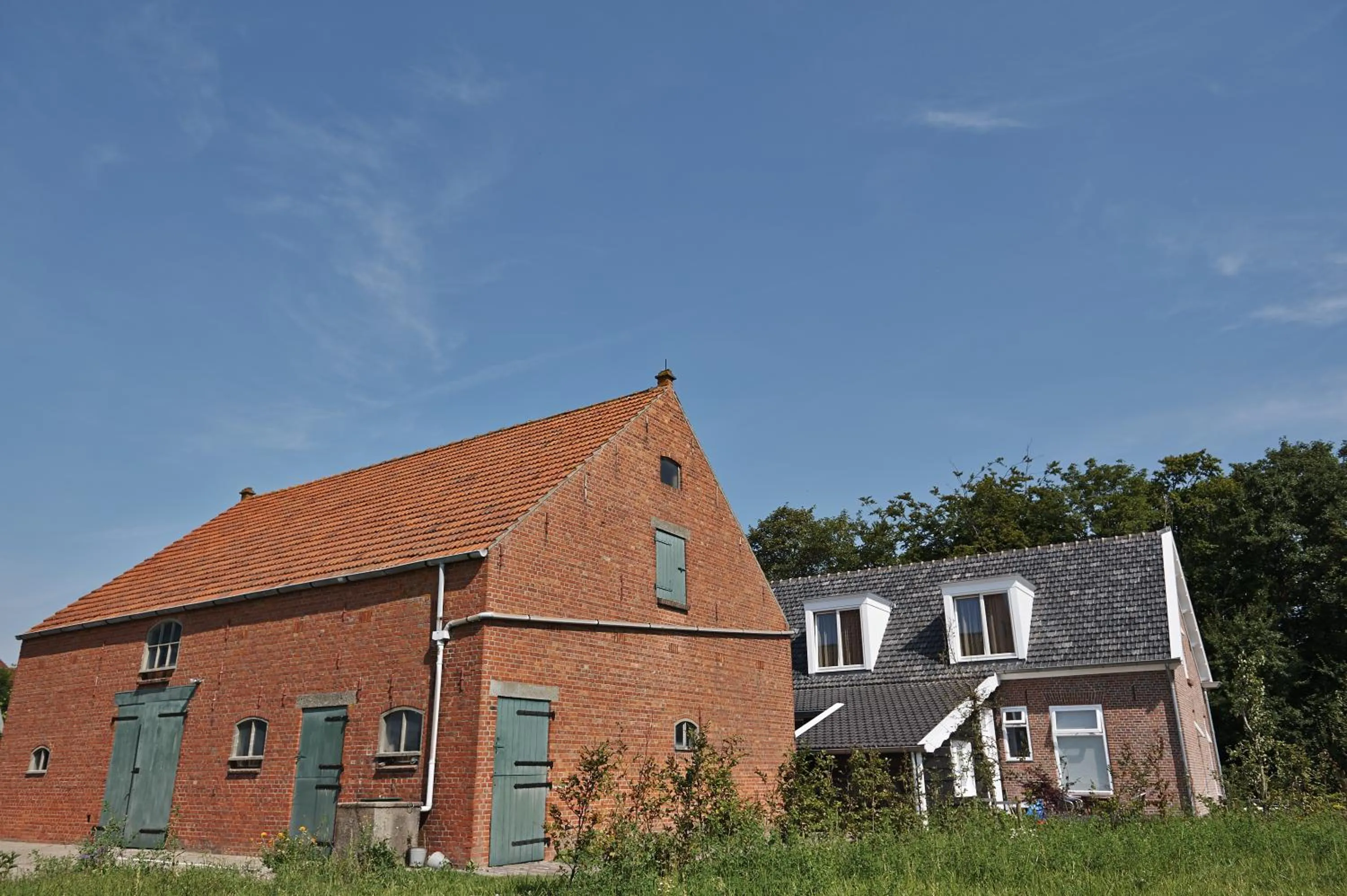 Property building in Villa Magnolia