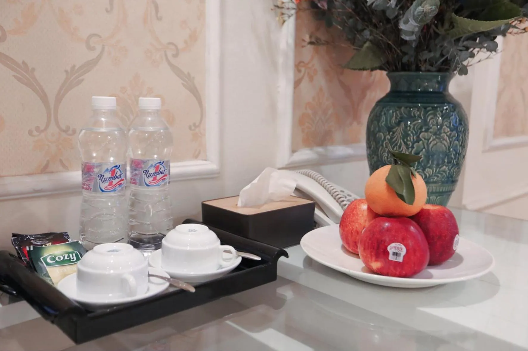 Food and drinks in Hortensia Flower