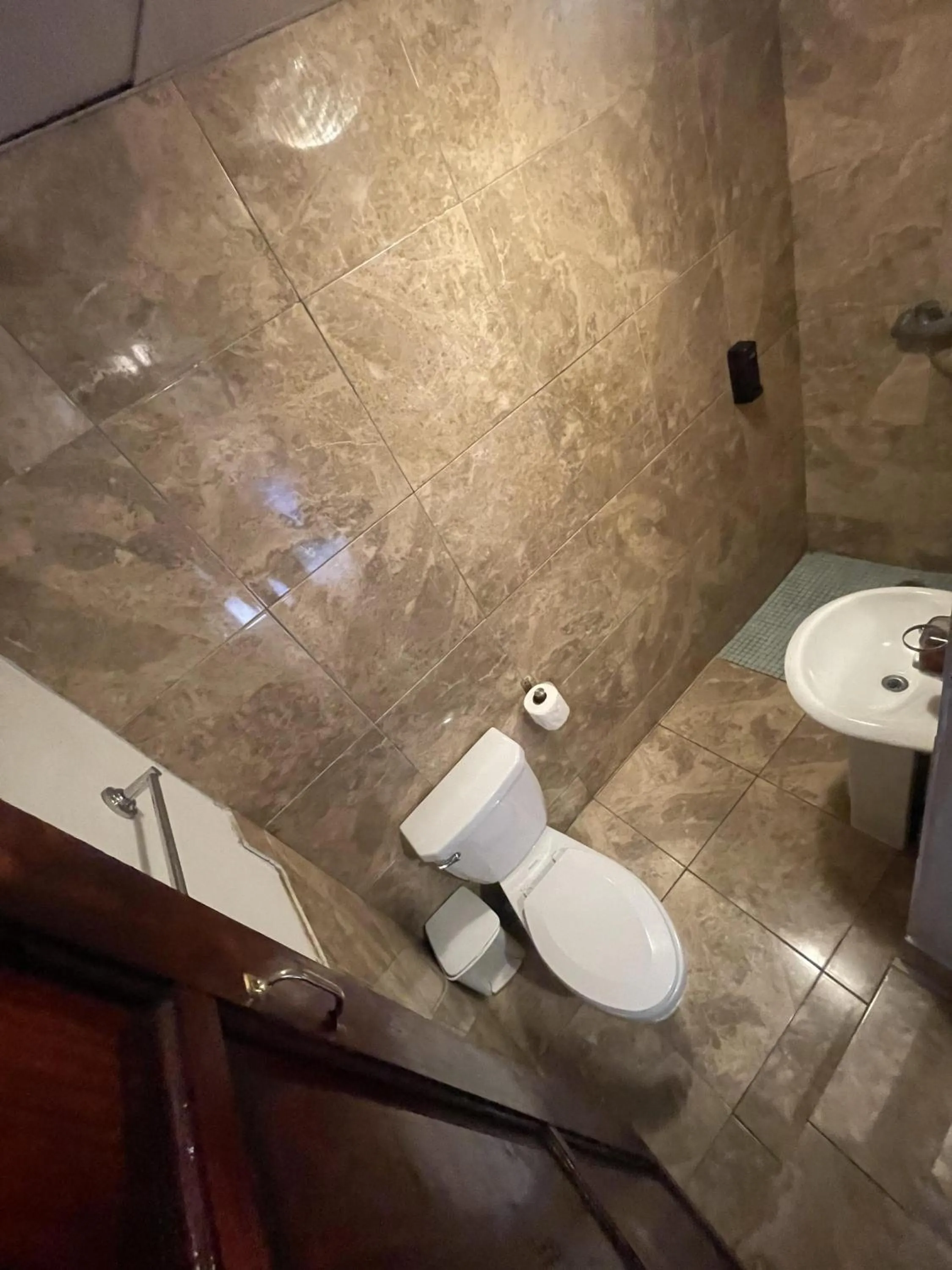 Bathroom in Island Life Hostel