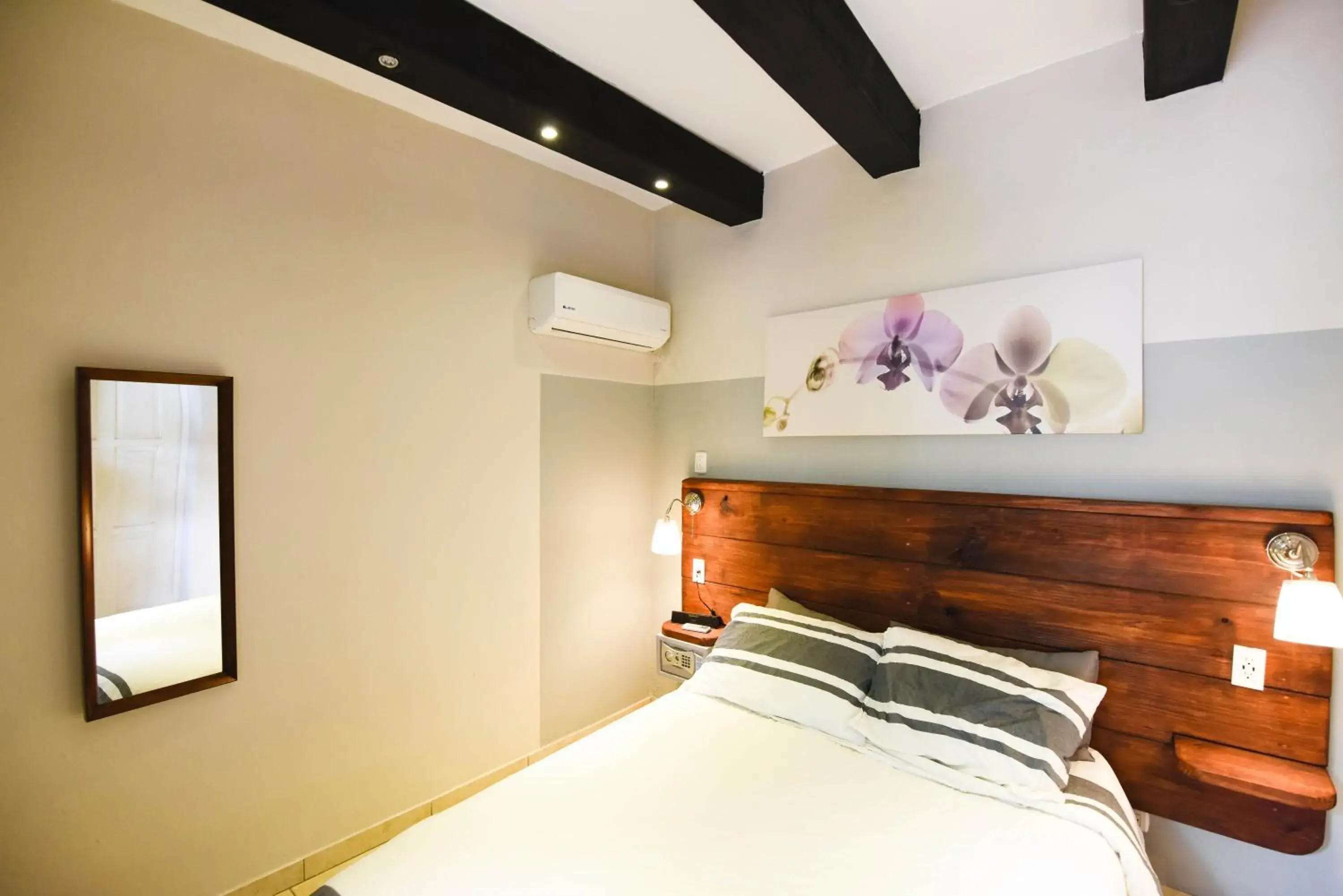 Double Room with Private Bathroom Cuzco in Island Life Hostel Double Room with Private Bathroom Cuzco in Island Life Hostel