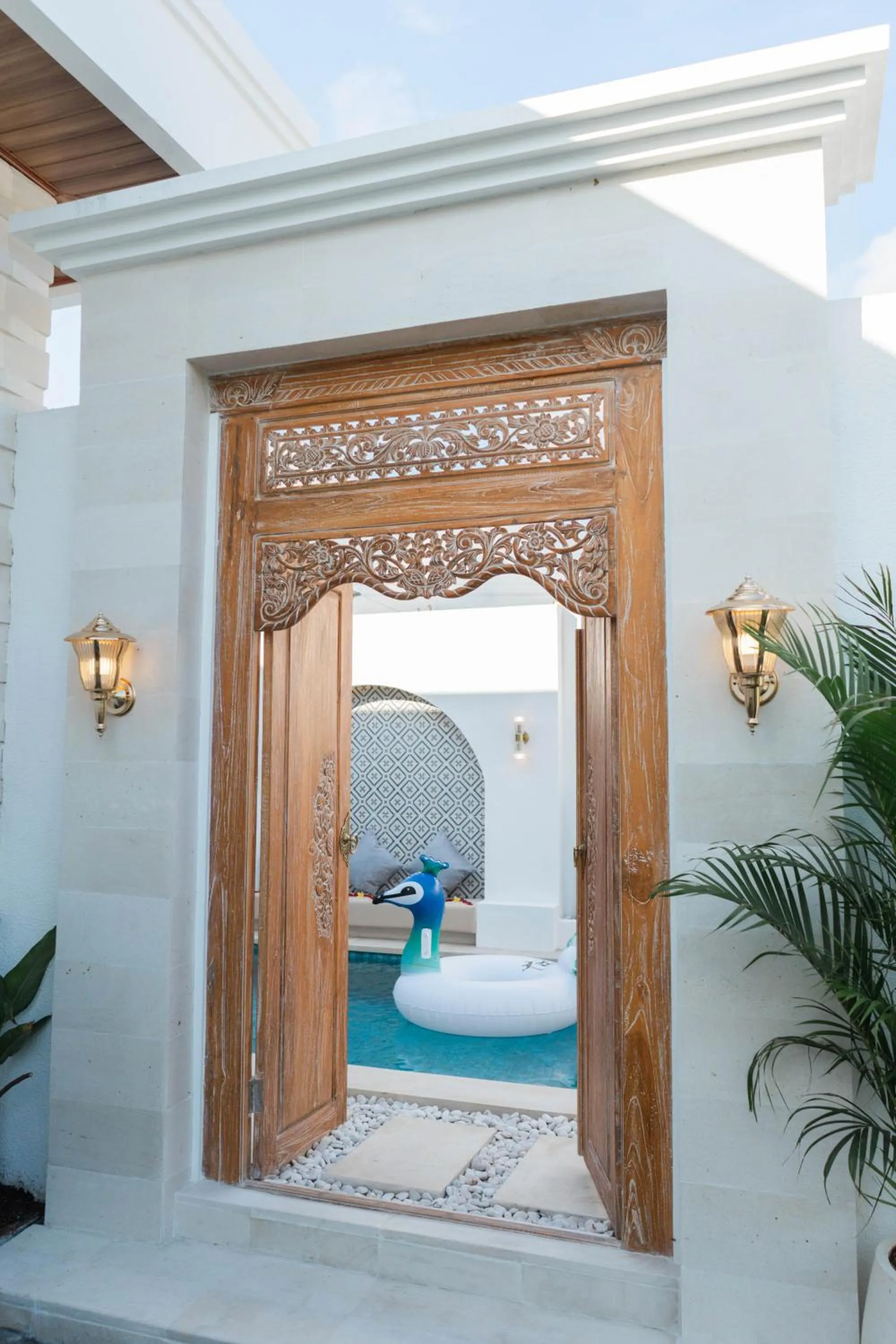 Facade/entrance, Bed in Melviano Suite & Villa