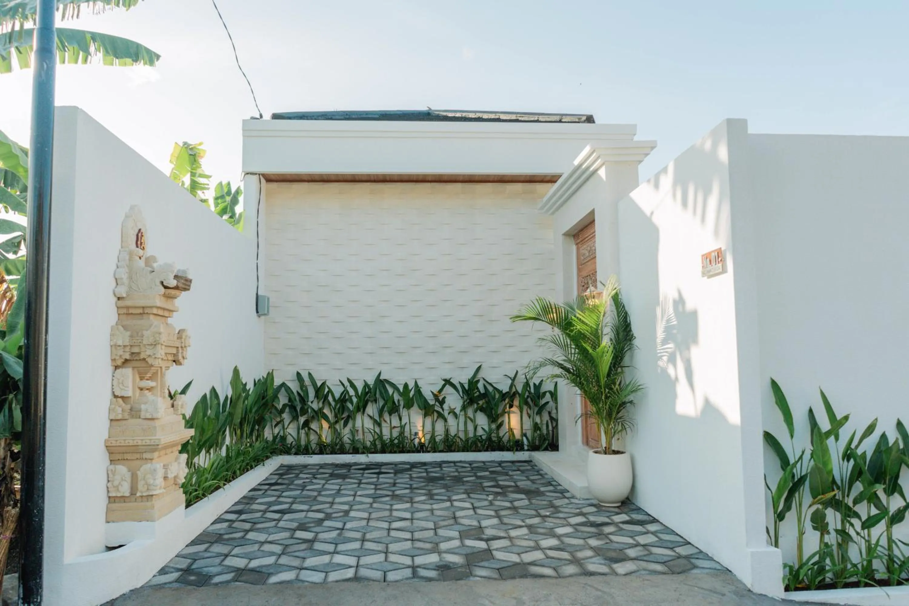 Facade/entrance in Melviano Suite & Villa
