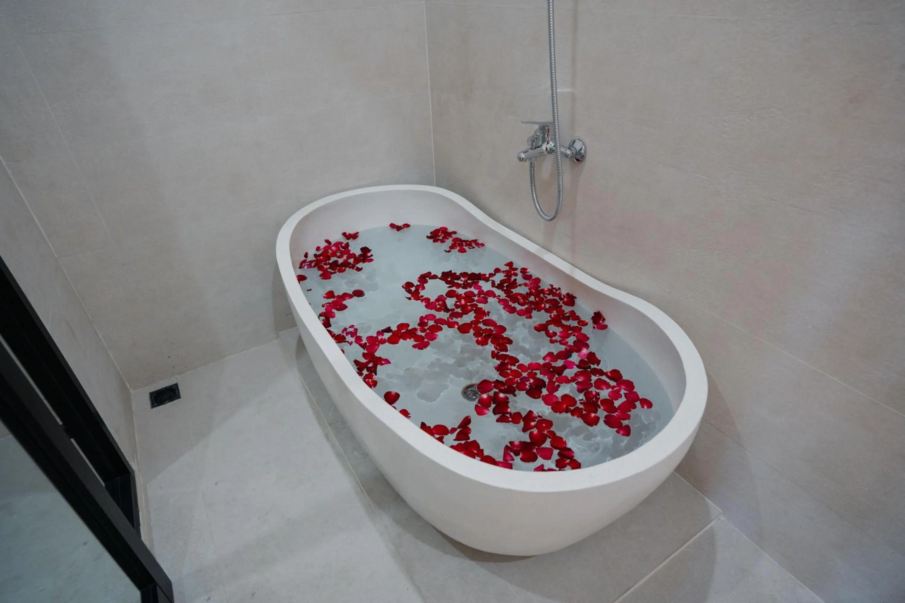 Bathroom in Melviano Suite & Villa