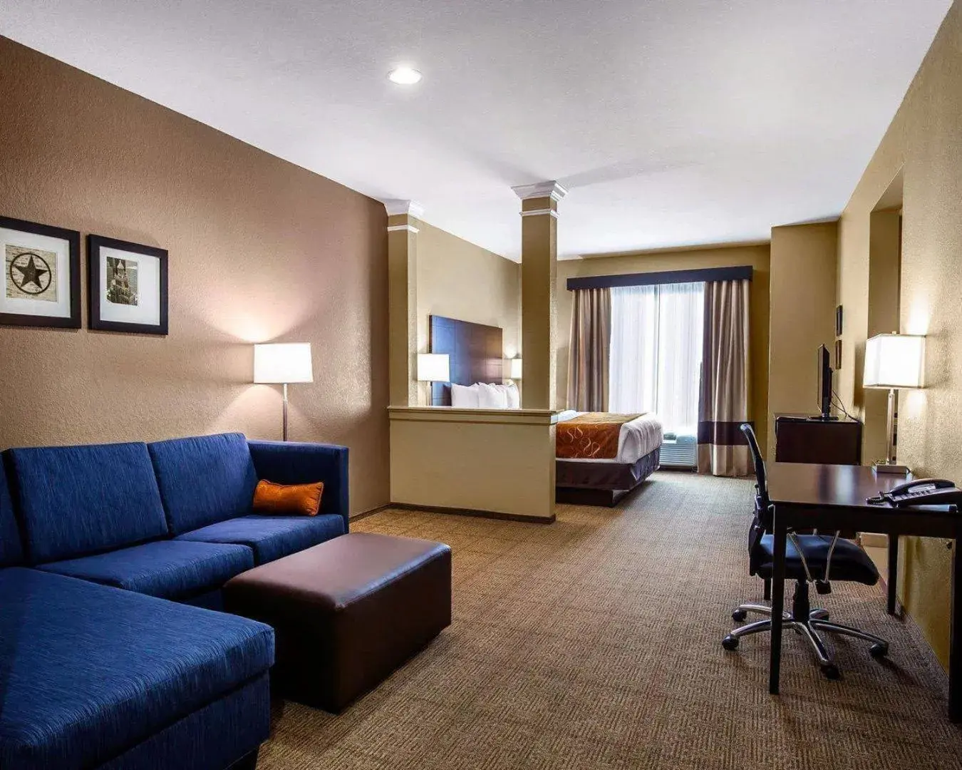 Bedroom in Comfort Suites Northwest - Cy - Fair Bedroom in Comfort Suites Northwest - Cy - Fair