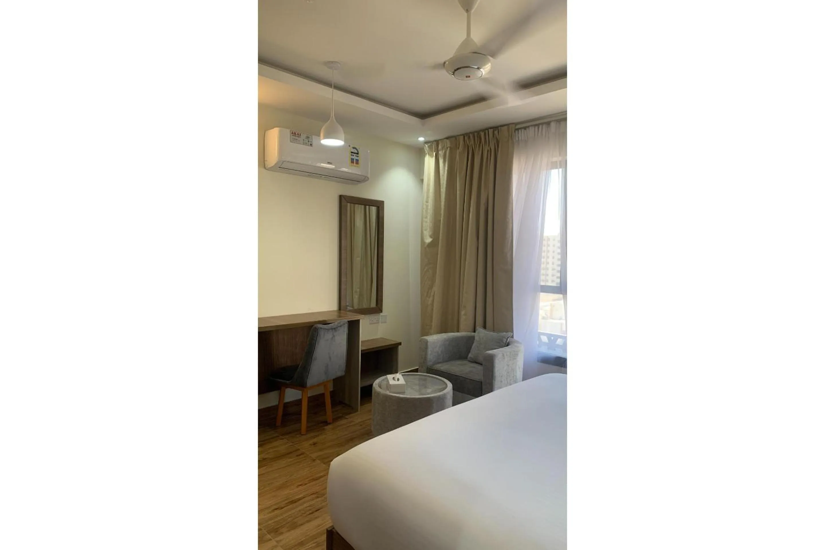 Bedroom, Bed in OYO Townhouse 156 Rose Hotel Apartments