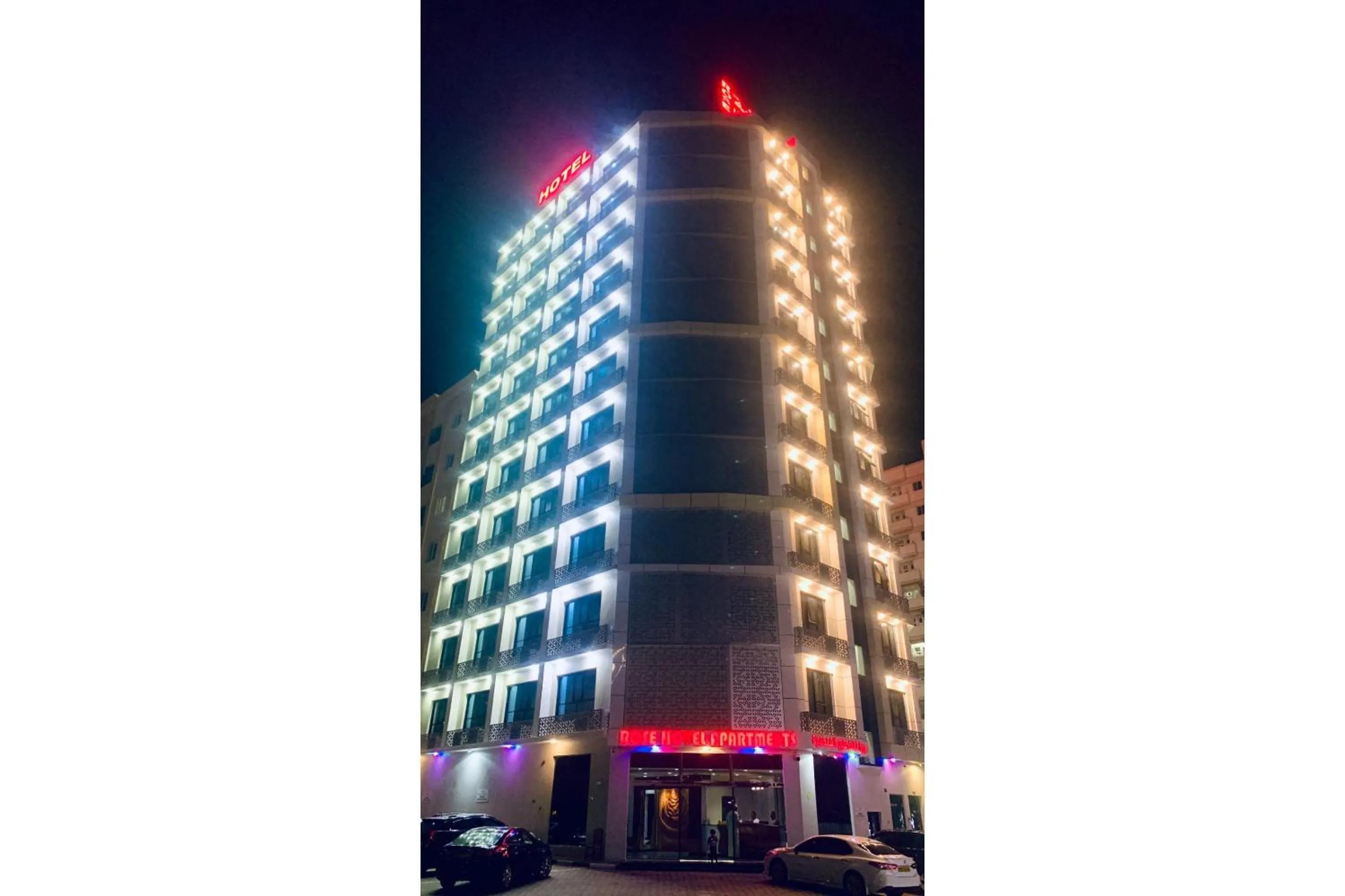 Facade/entrance in OYO Townhouse 156 Rose Hotel Apartments