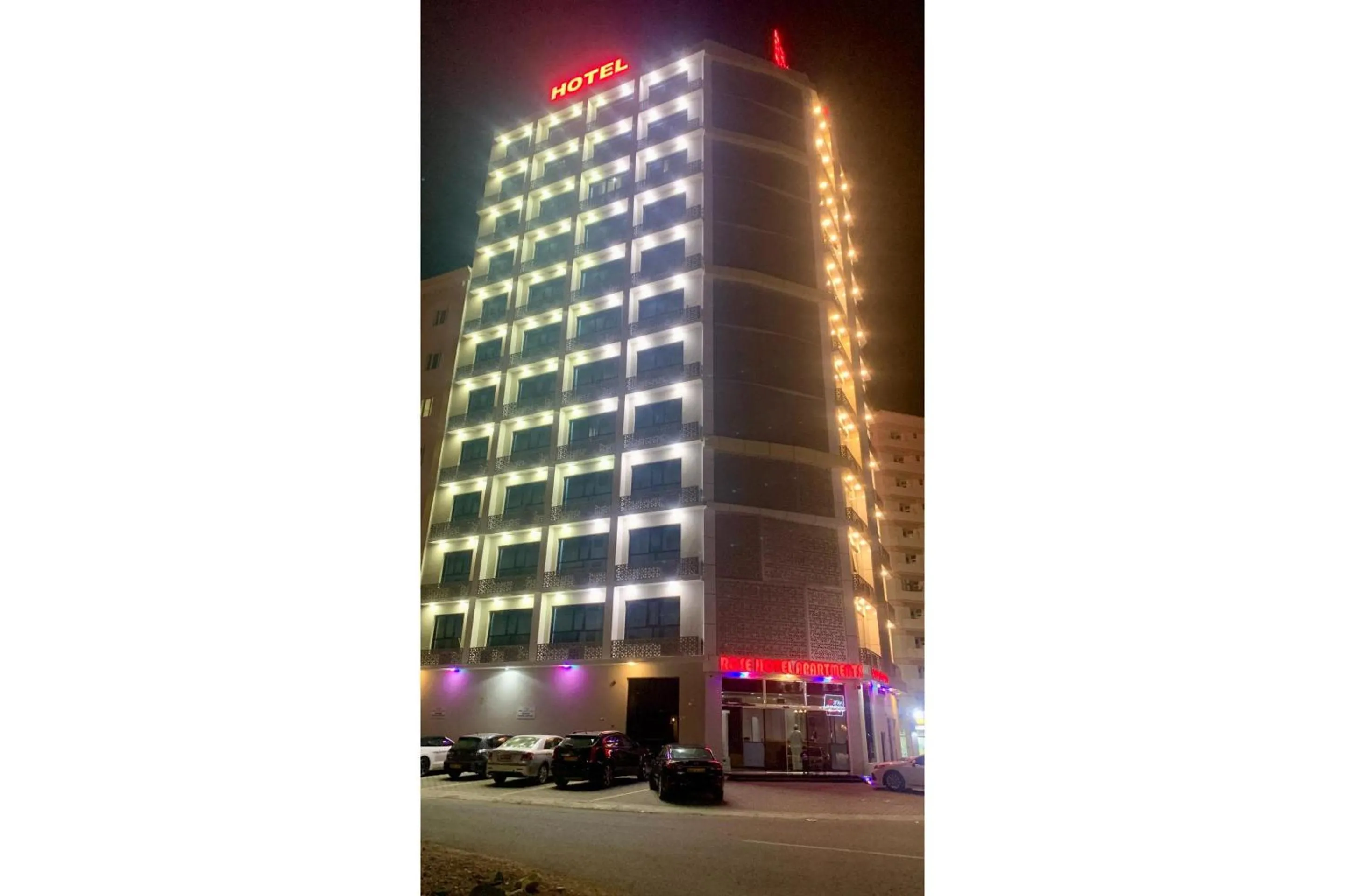 Facade/entrance in OYO Townhouse 156 Rose Hotel Apartments