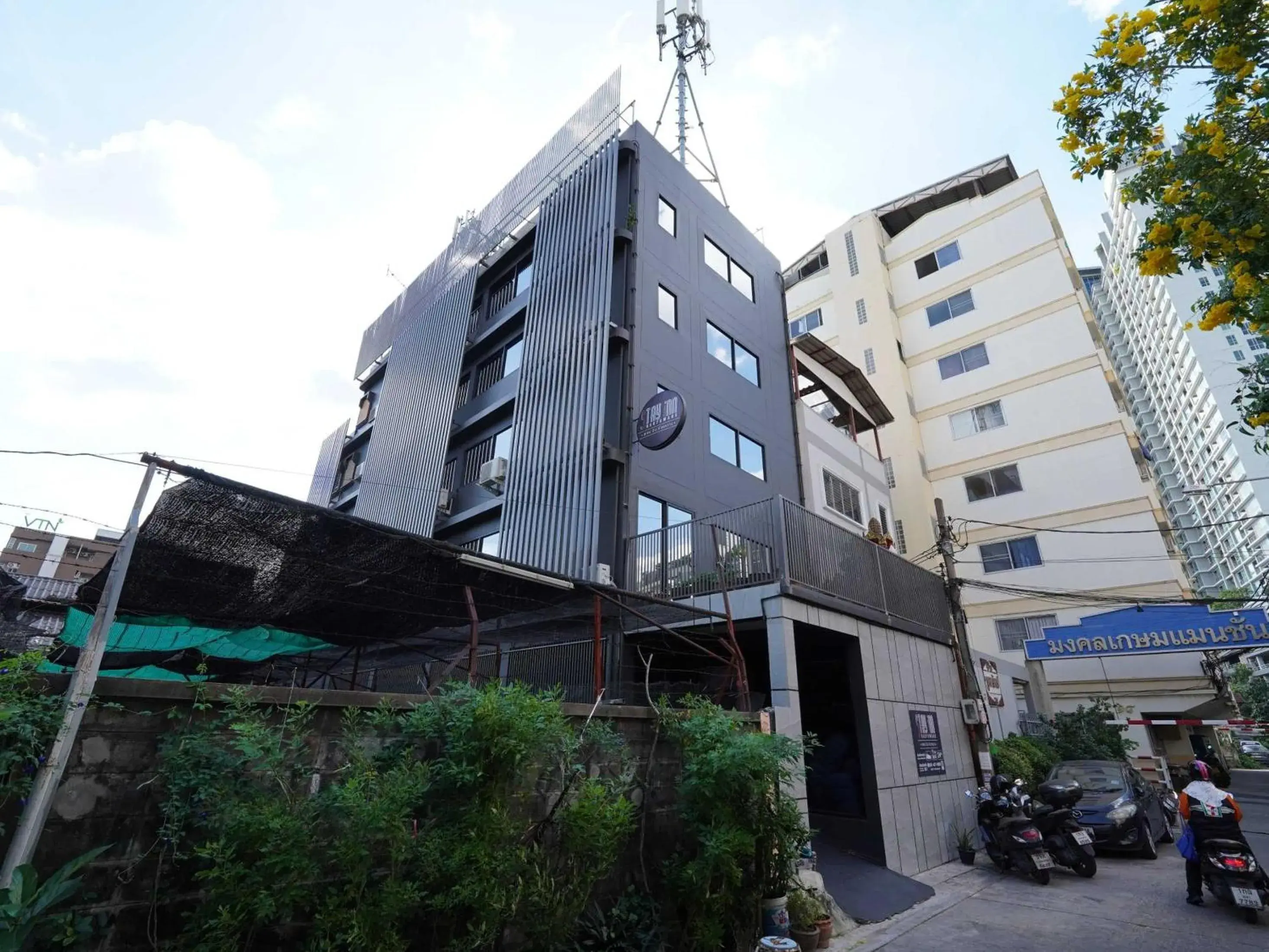 Facade/entrance in Dancenter Rq Bangkok Huai Khwang Facade/entrance in Dancenter Rq Bangkok Huai Khwang