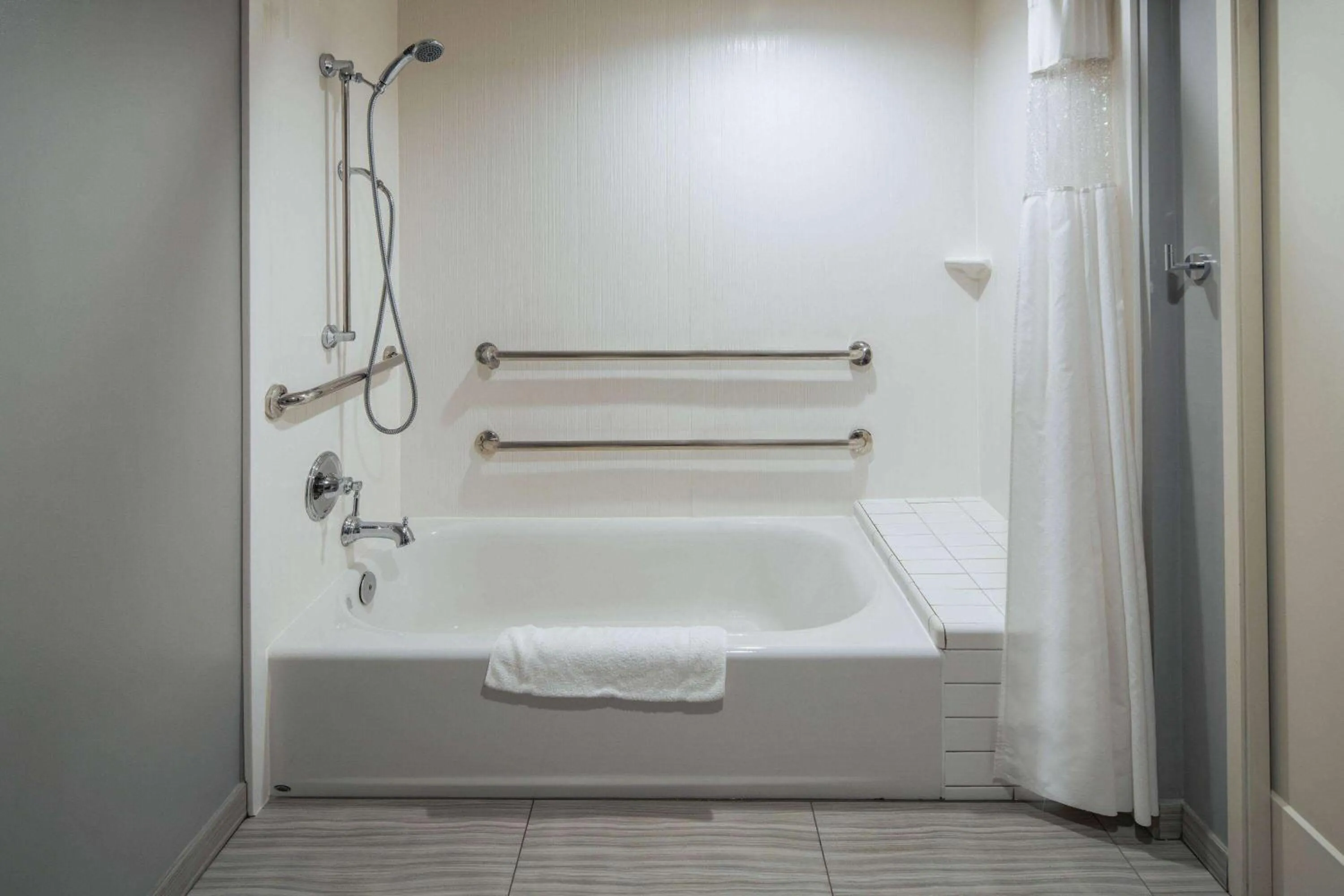 Bathroom in Ramada by Wyndham Burbank Airport