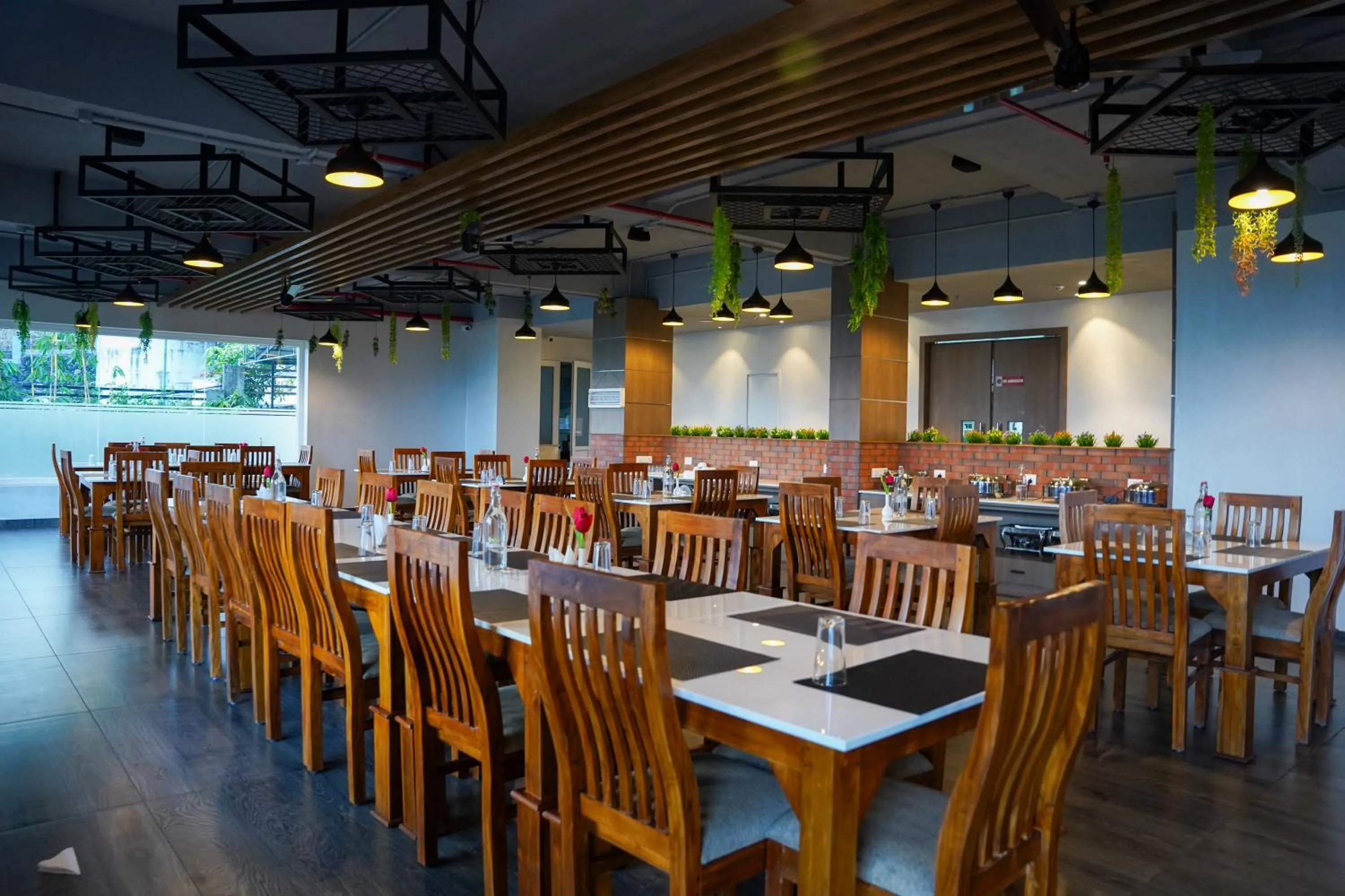 Restaurant/places to eat in VAGA NAKSHATHRA SUITES