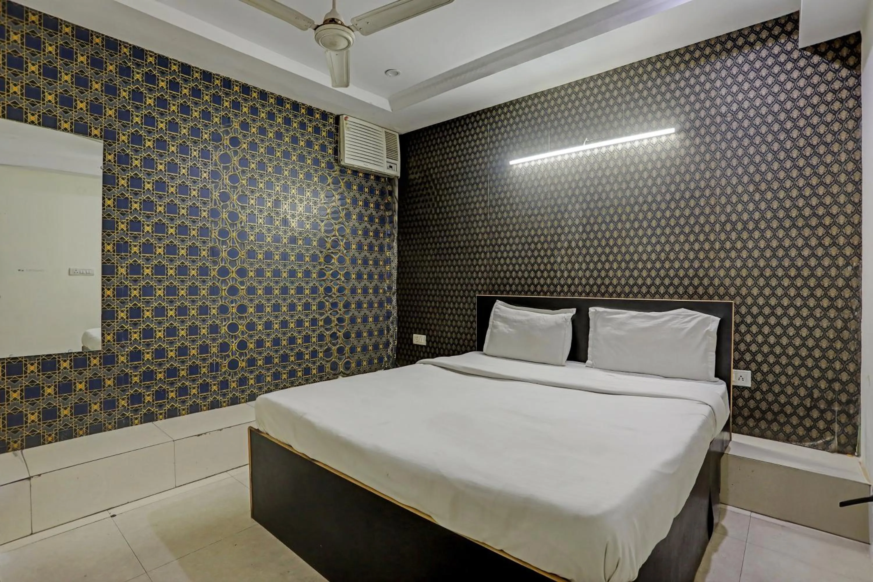 Bedroom, Bed in Hotel O Kanak palace