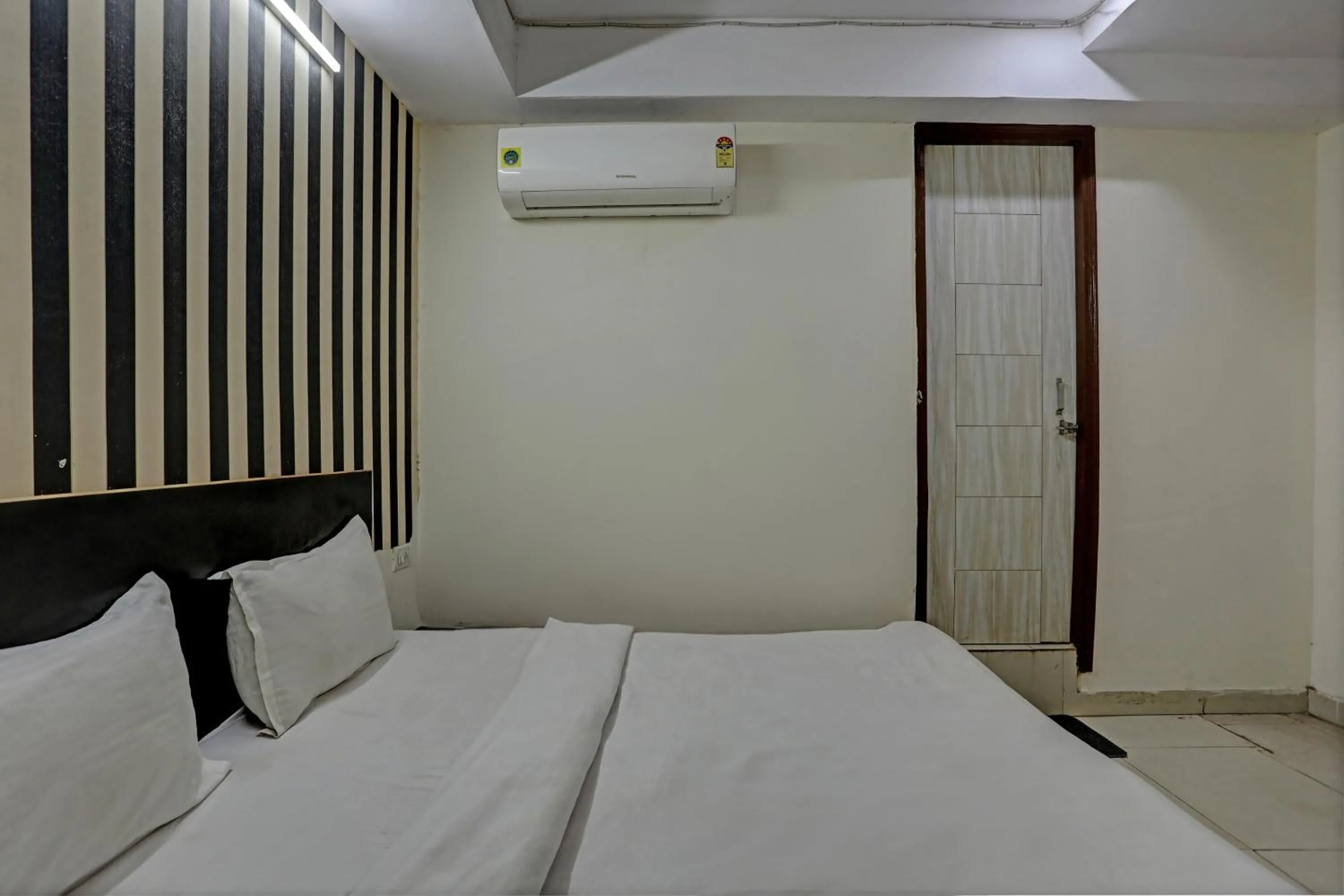Bedroom, Bed in Hotel O Kanak palace