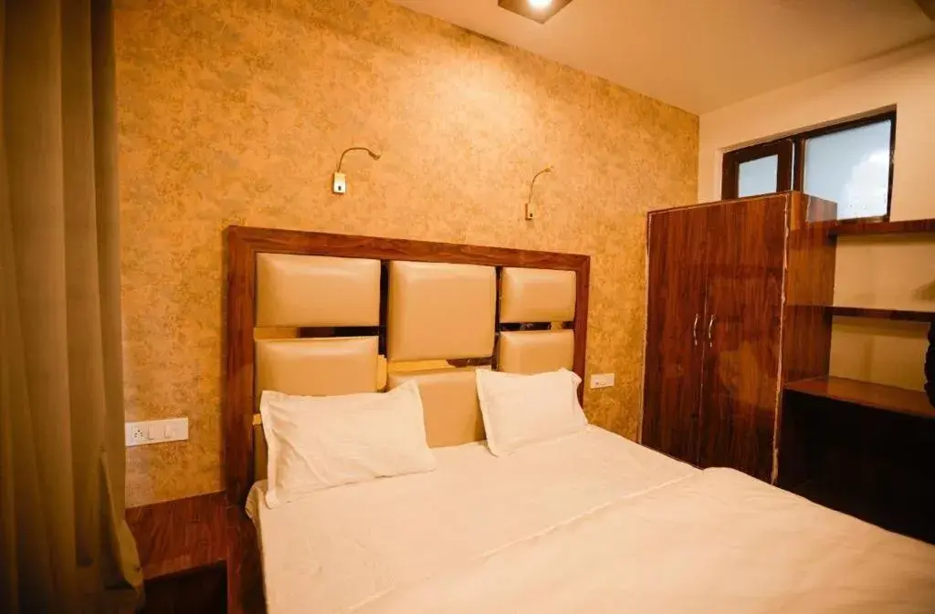Bed in Seven Hills Resort Srinagar By Him Haults Hospitality Bed in Seven Hills Resort Srinagar By Him Haults Hospitality