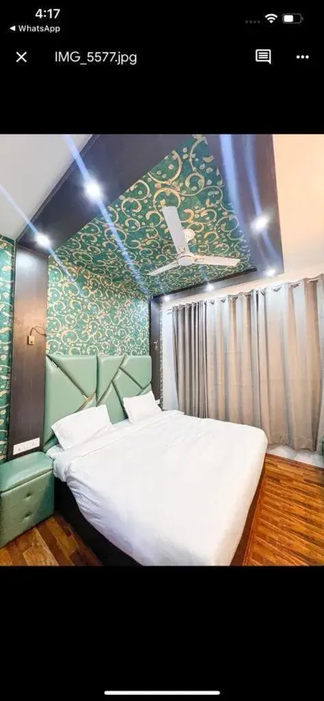 Bed in Seven Hills Resort Srinagar By Him Haults Hospitality Bed in Seven Hills Resort Srinagar By Him Haults Hospitality