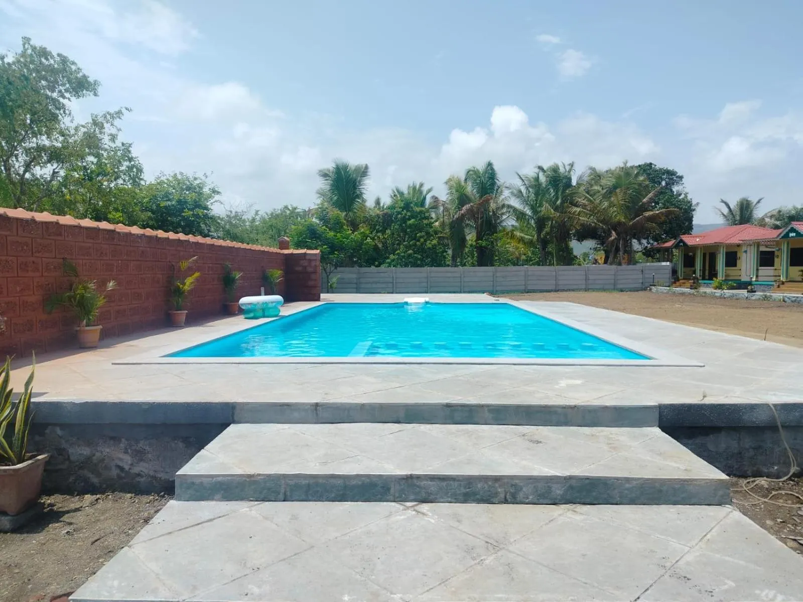 Swimming pool in Tarangan Resort