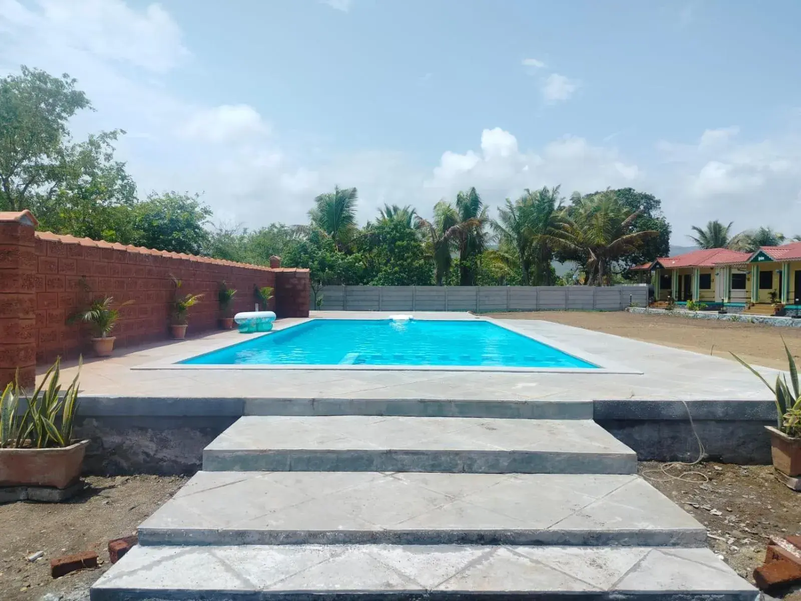 Swimming pool in Tarangan Resort Swimming pool in Tarangan Resort