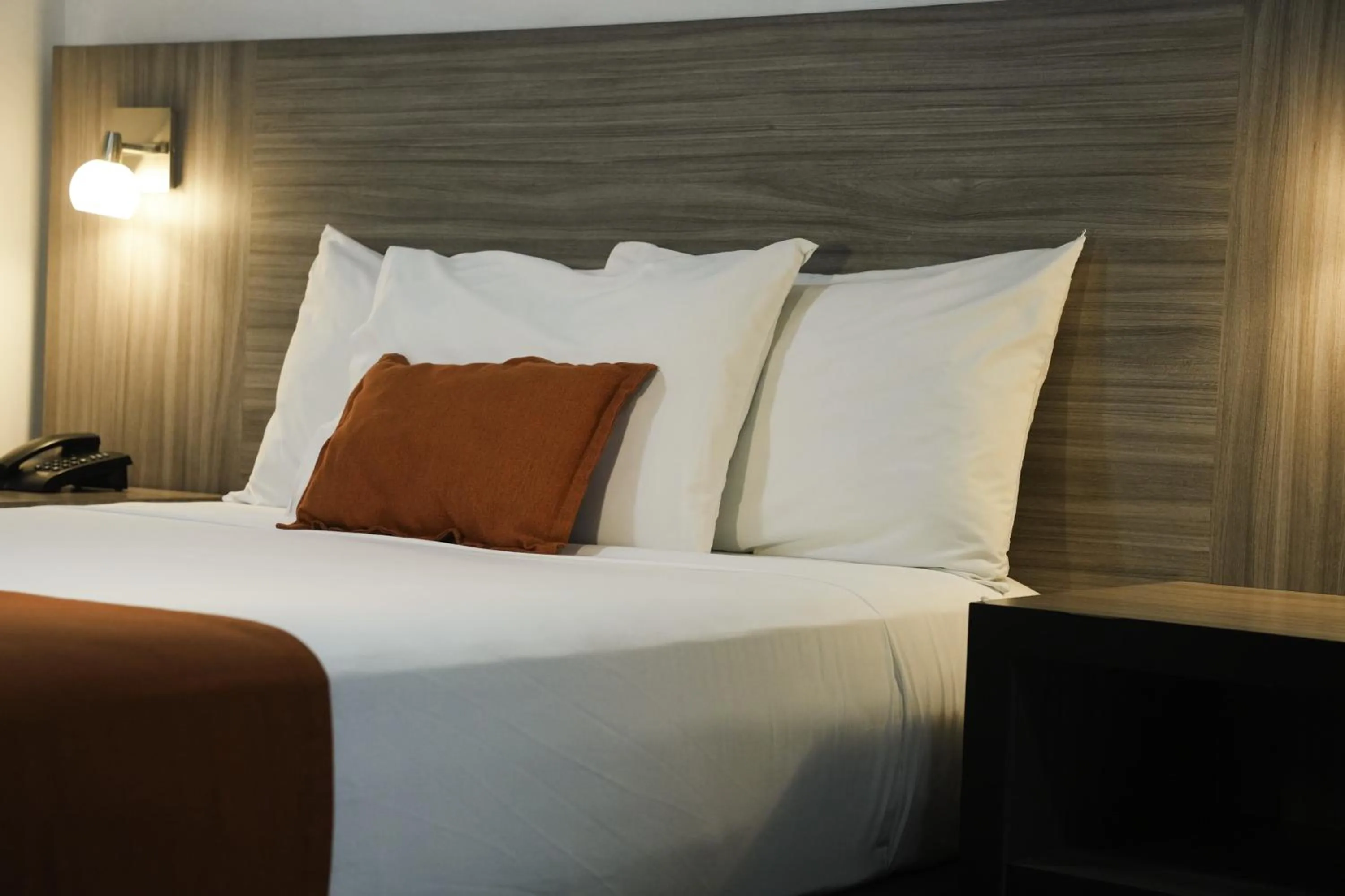 Bedroom, Bed in Hotel MH Pereira