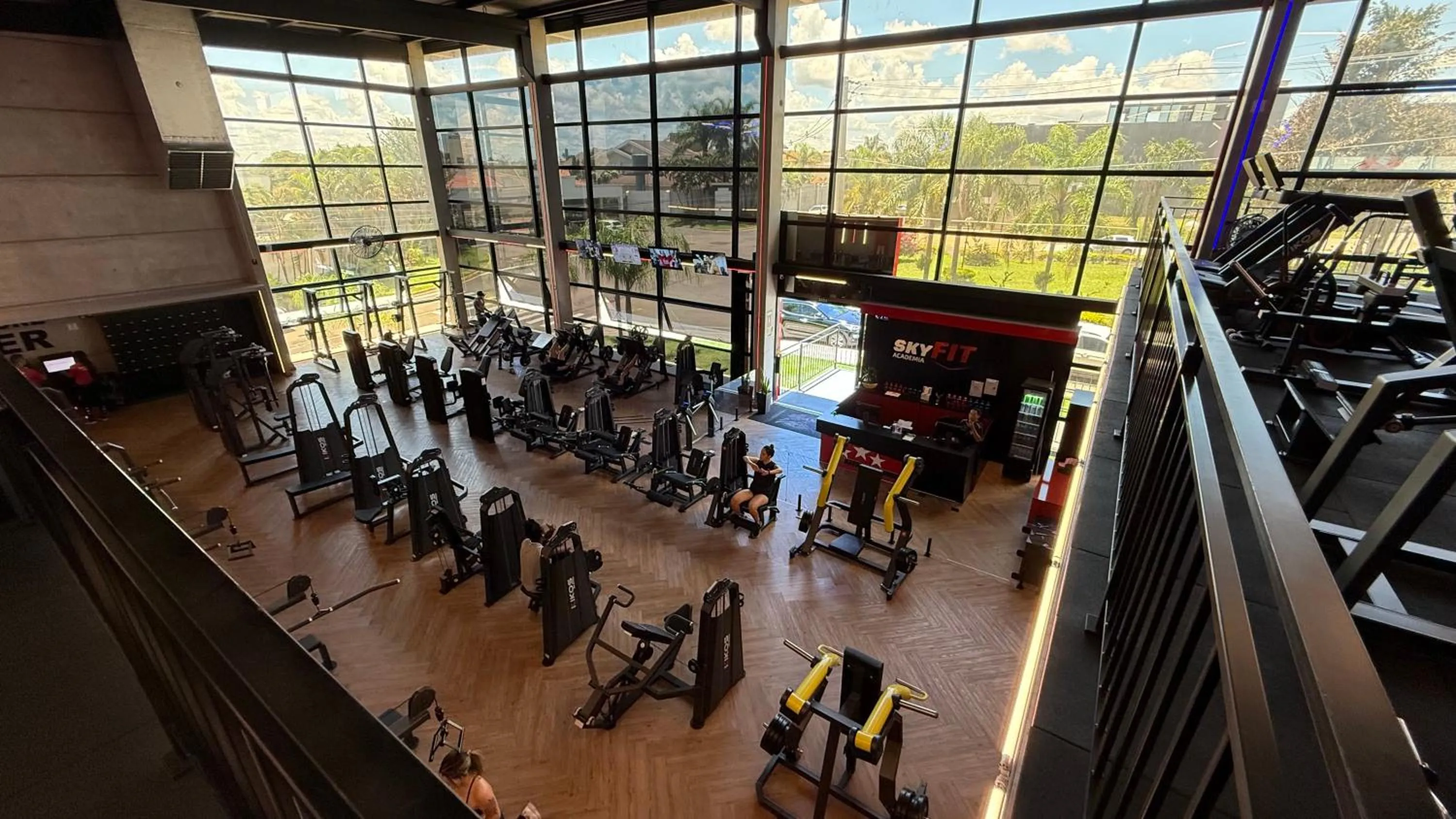 Fitness centre/facilities in DMax Hotel