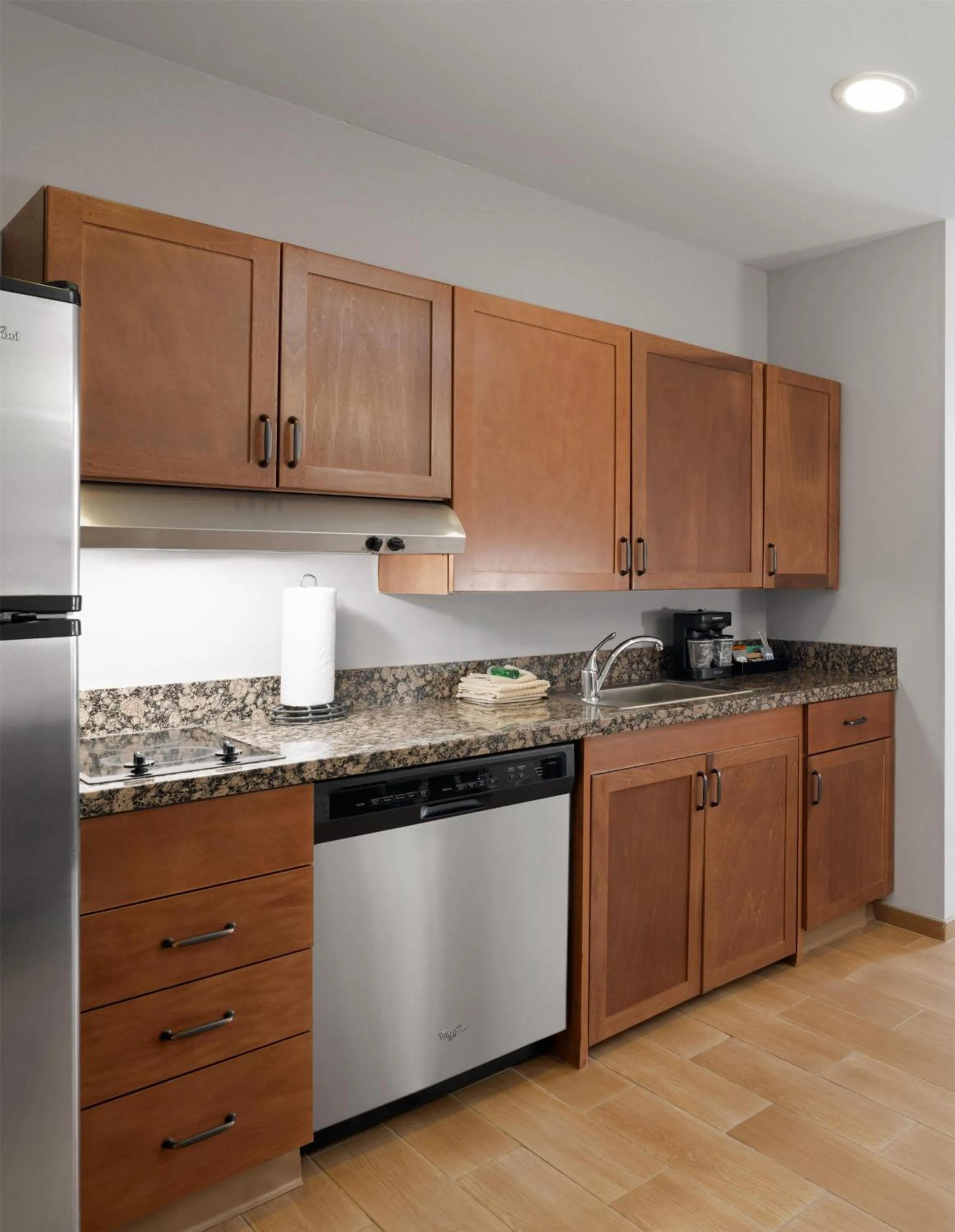 Kitchen or kitchenette in Homewood Suites by Hilton Akron/Fairlawn