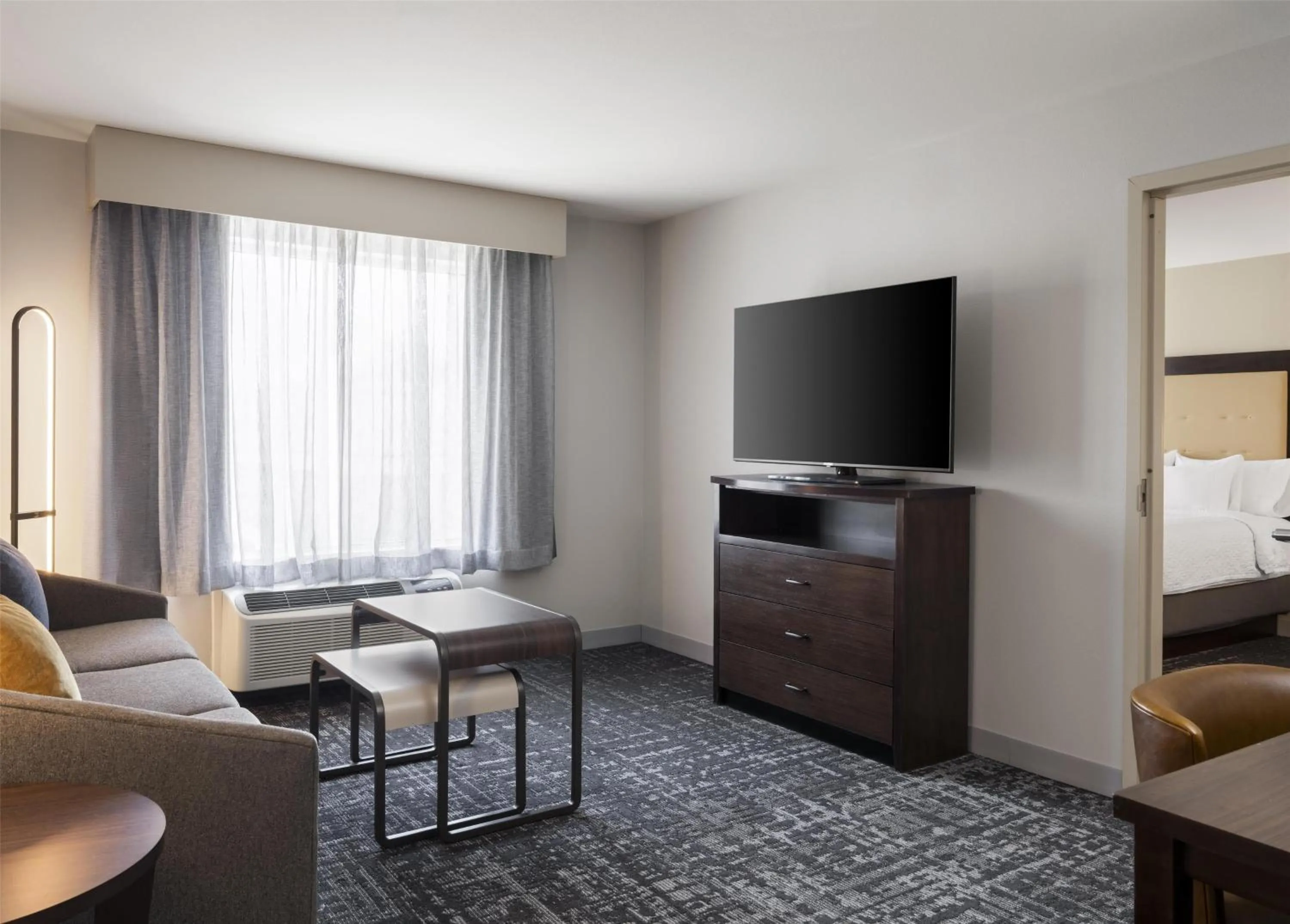 Living room, Bed in Homewood Suites by Hilton Akron/Fairlawn