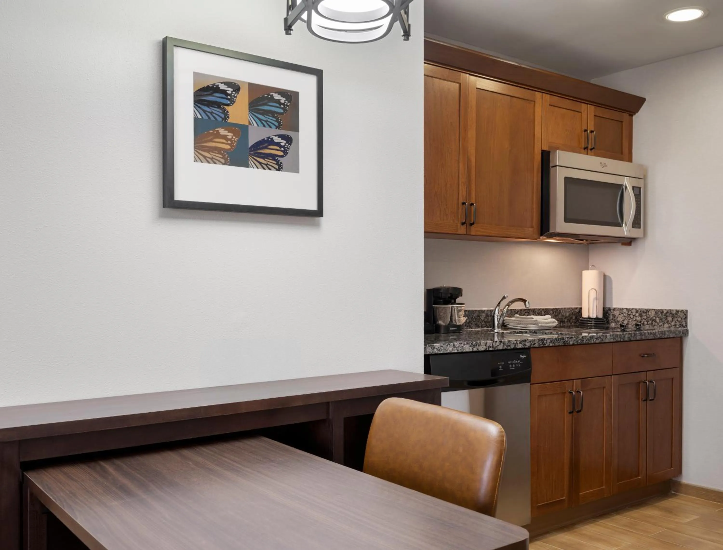 Kitchen or kitchenette in Homewood Suites by Hilton Akron/Fairlawn