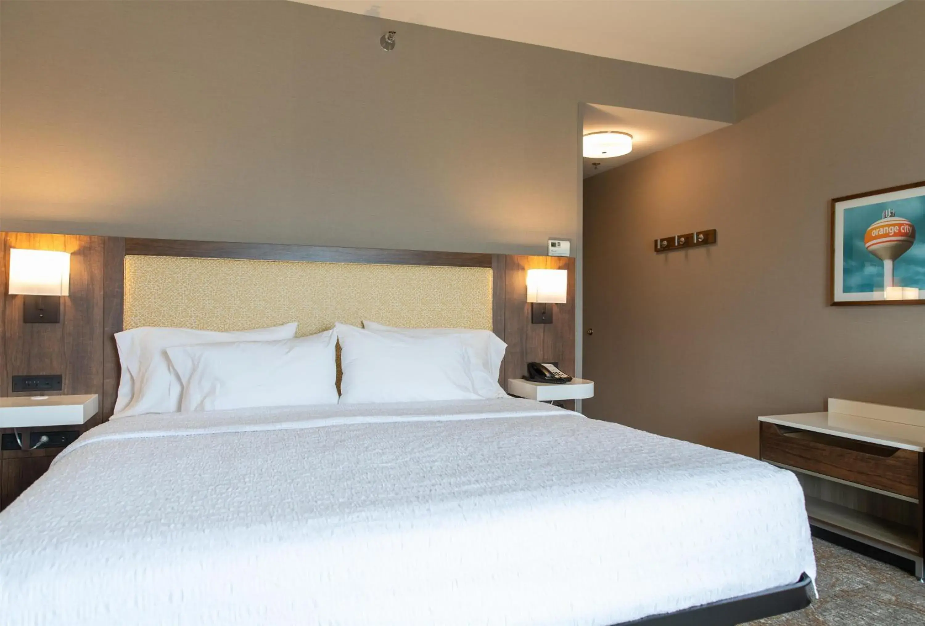 Bed in Hampton Inn Orange City Bed in Hampton Inn Orange City