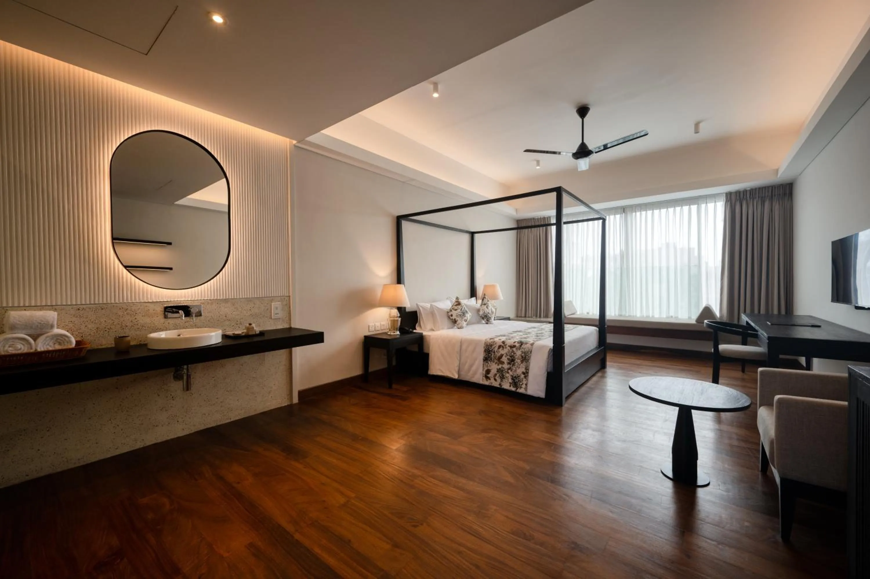 Photo of the whole room, Bed in Taprobane House