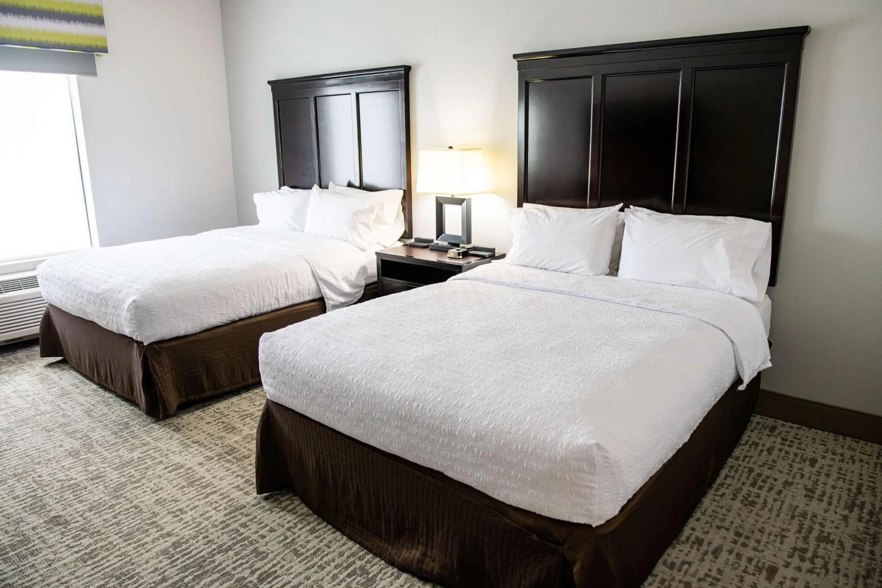 Bed in Hampton Inn & Suites Effingham