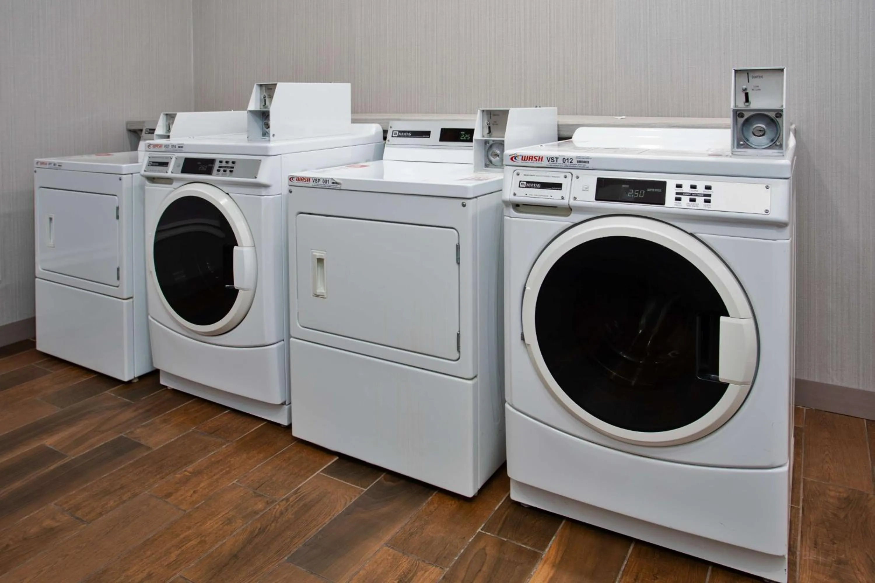 laundry in Hilton Garden Inn Benton Harbor