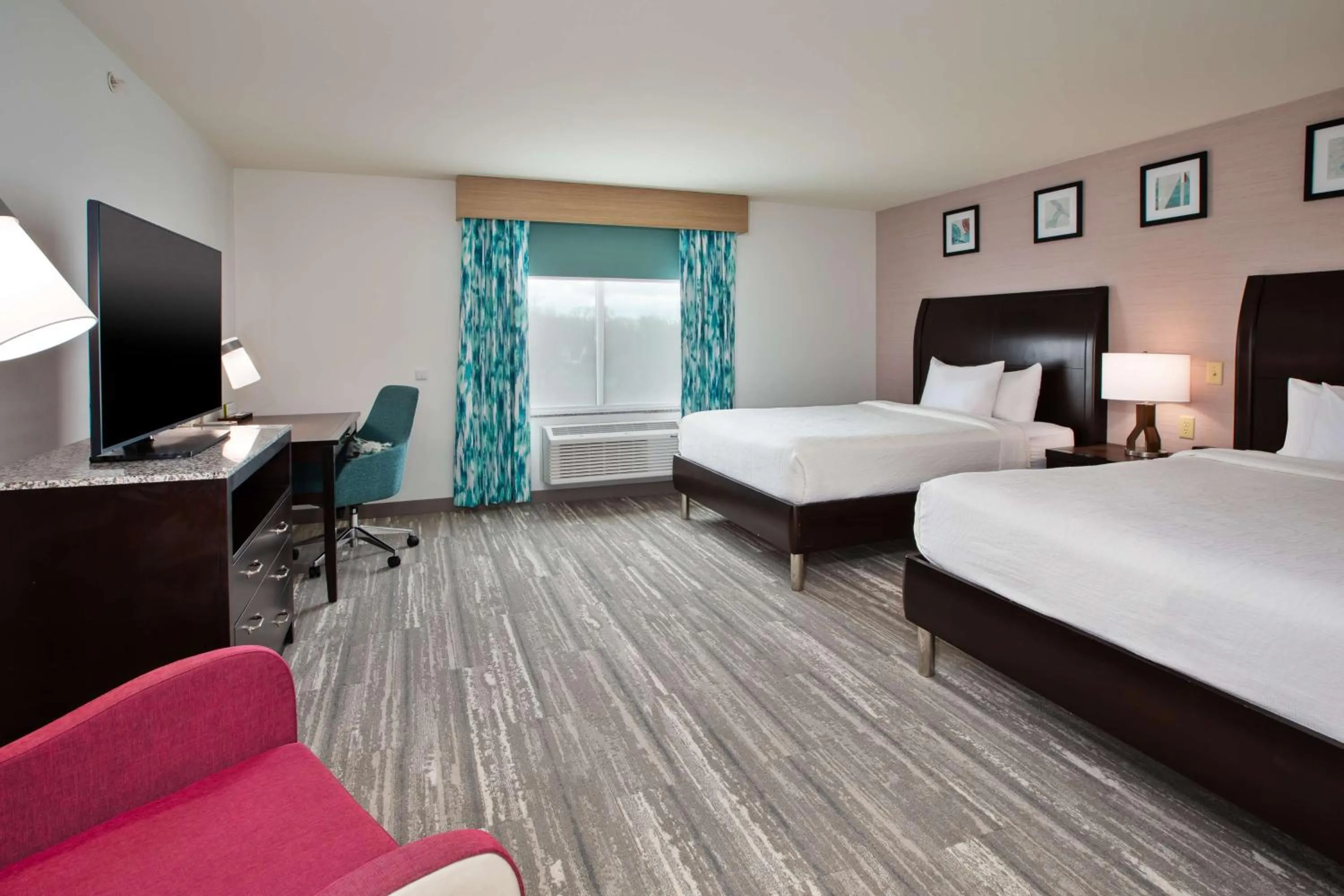 Bedroom, Bed in Hilton Garden Inn Benton Harbor