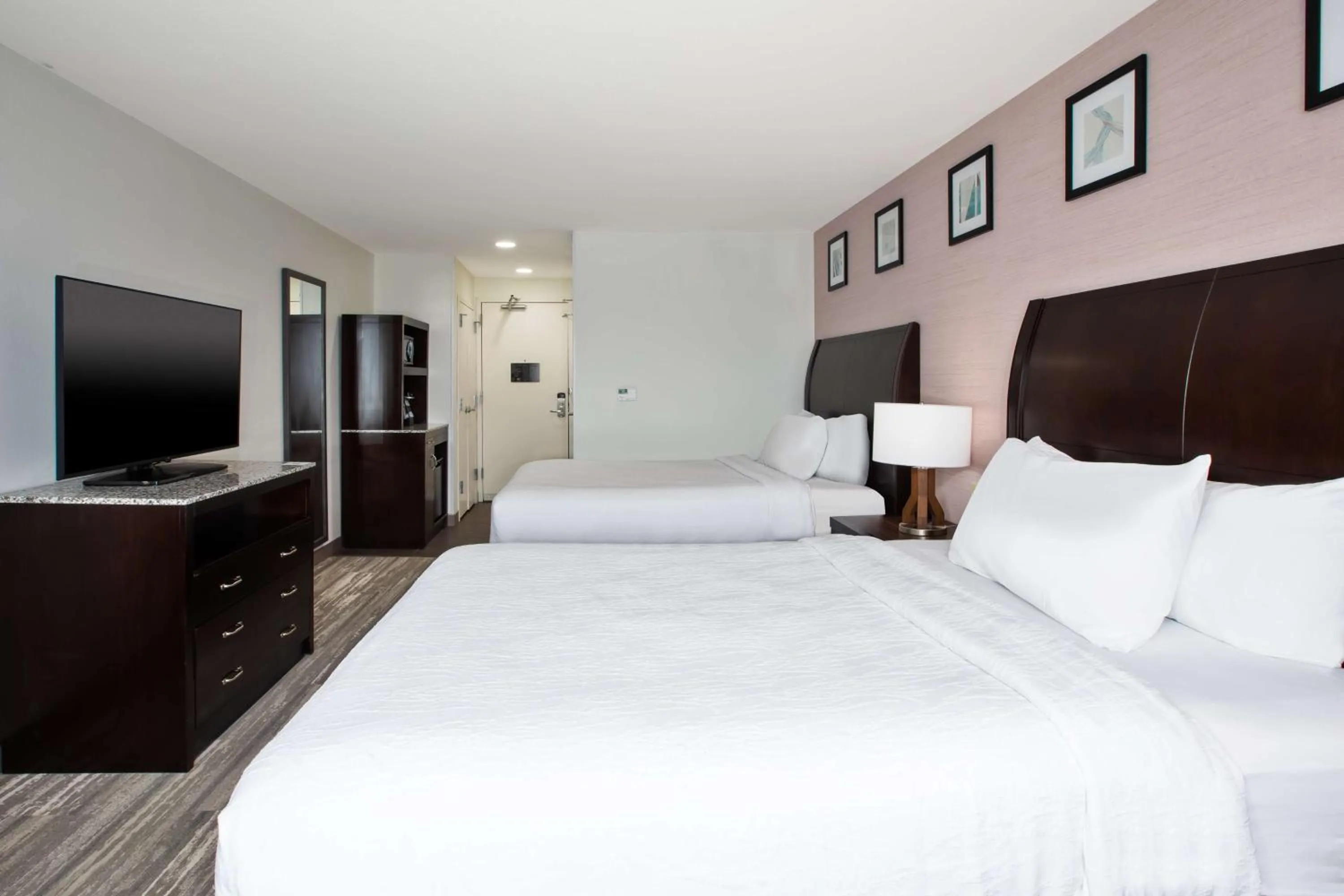 Bed in Hilton Garden Inn Benton Harbor