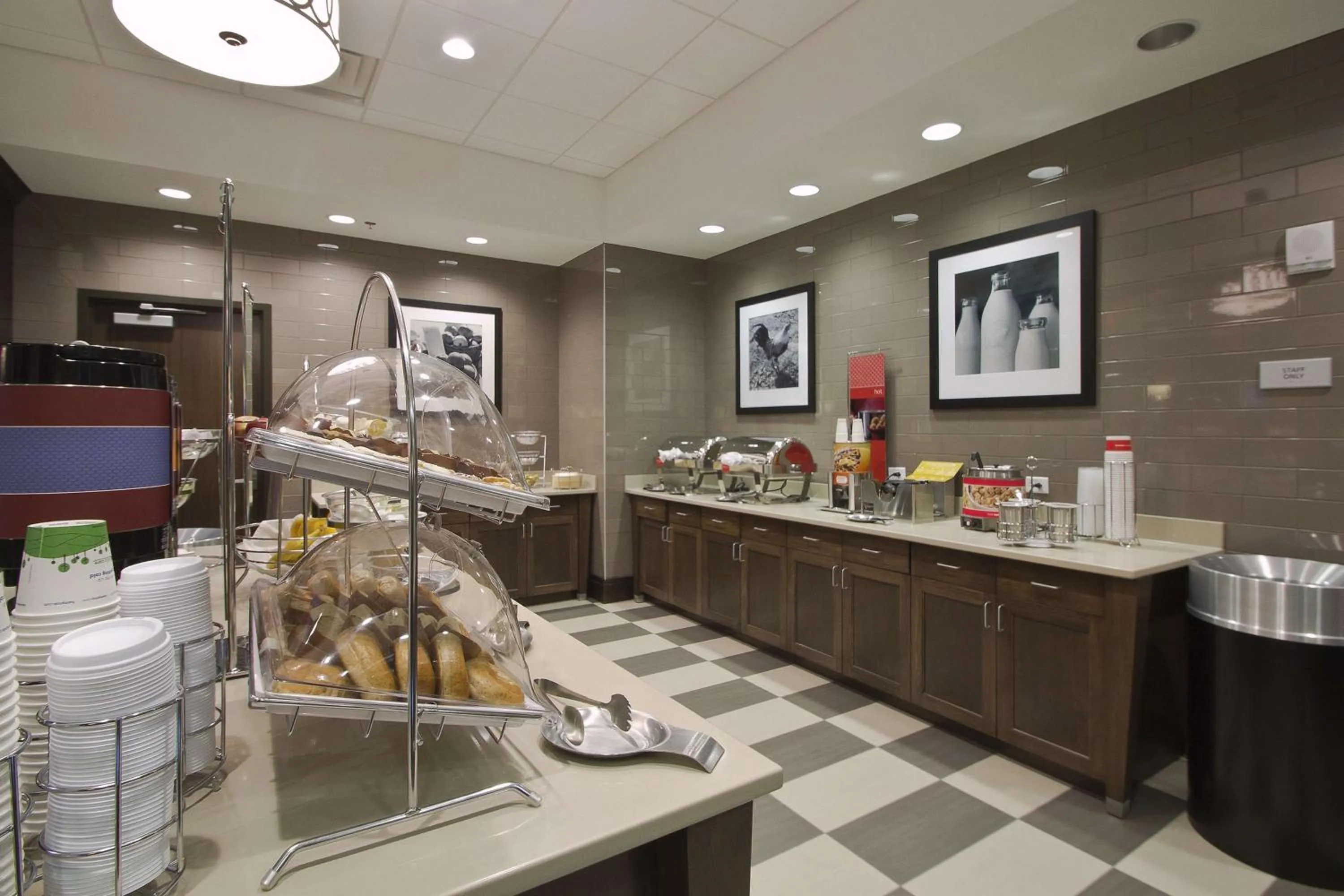 Dining area in Hampton Inn & Suites Columbus/University Area