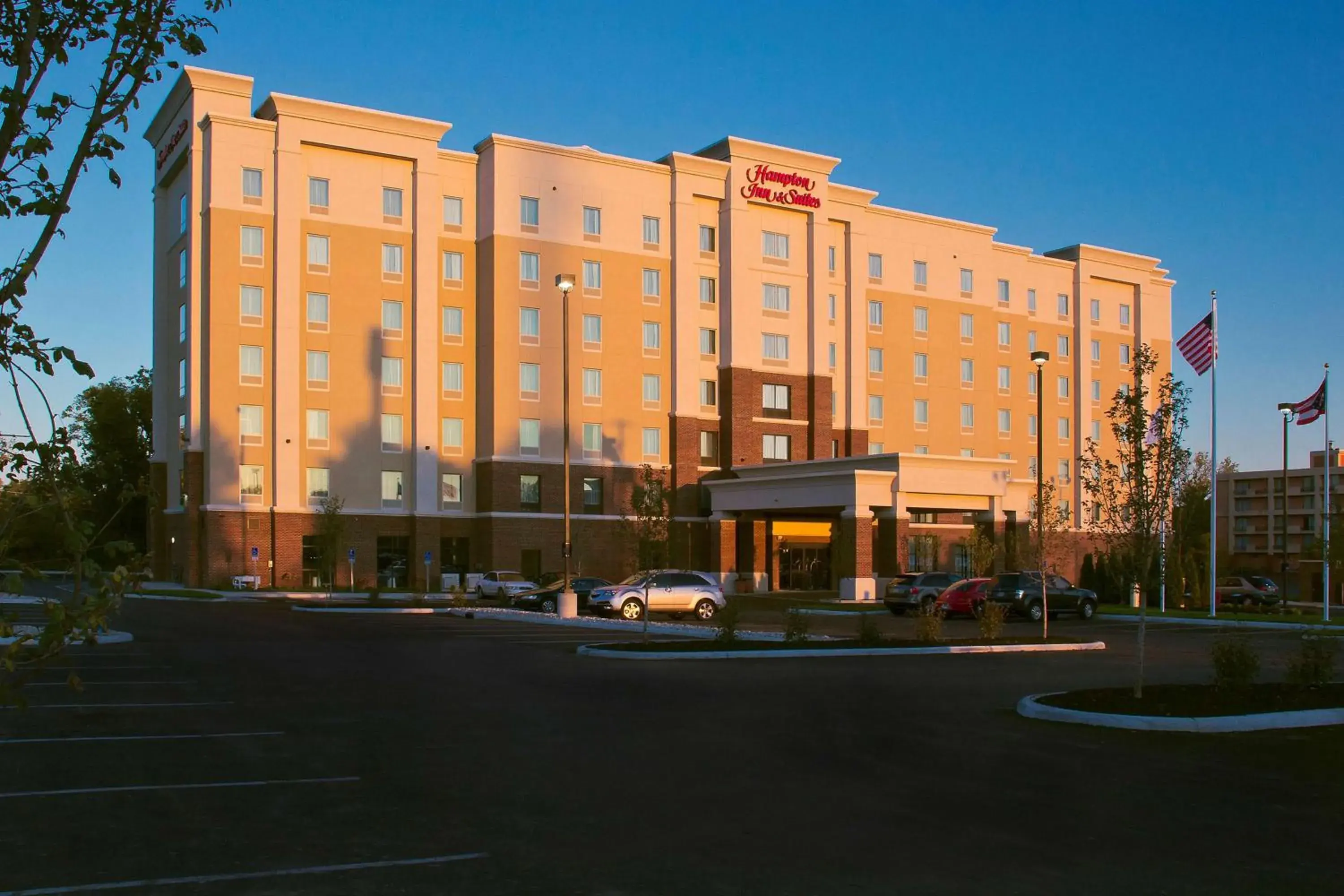 Property building in Hampton Inn & Suites Columbus/University Area Property building in Hampton Inn & Suites Columbus/University Area