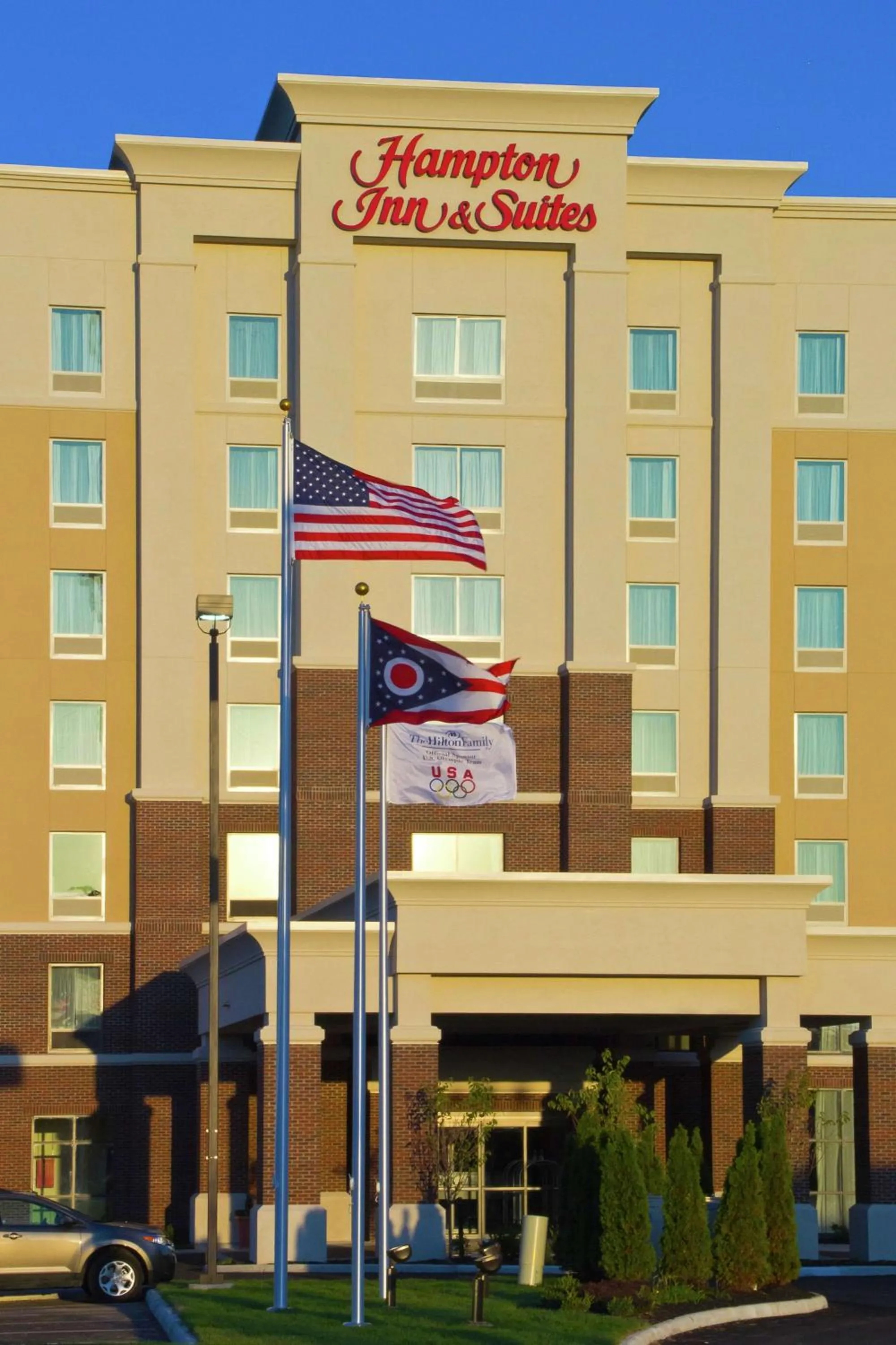 Property building in Hampton Inn & Suites Columbus/University Area