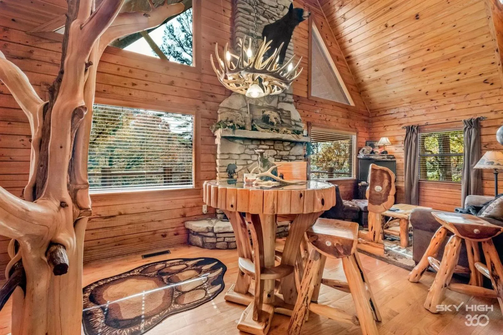 Living room in Cinnamon Valley