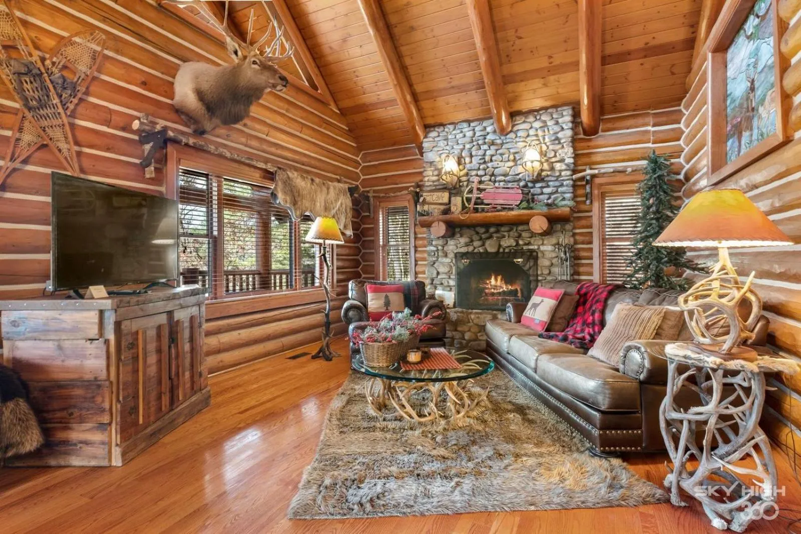 Living room in Cinnamon Valley