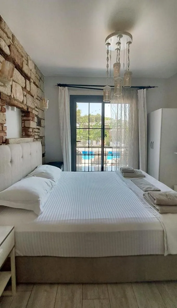 Photo of the whole room, Bed in Bellezza Hotel Alaçatı