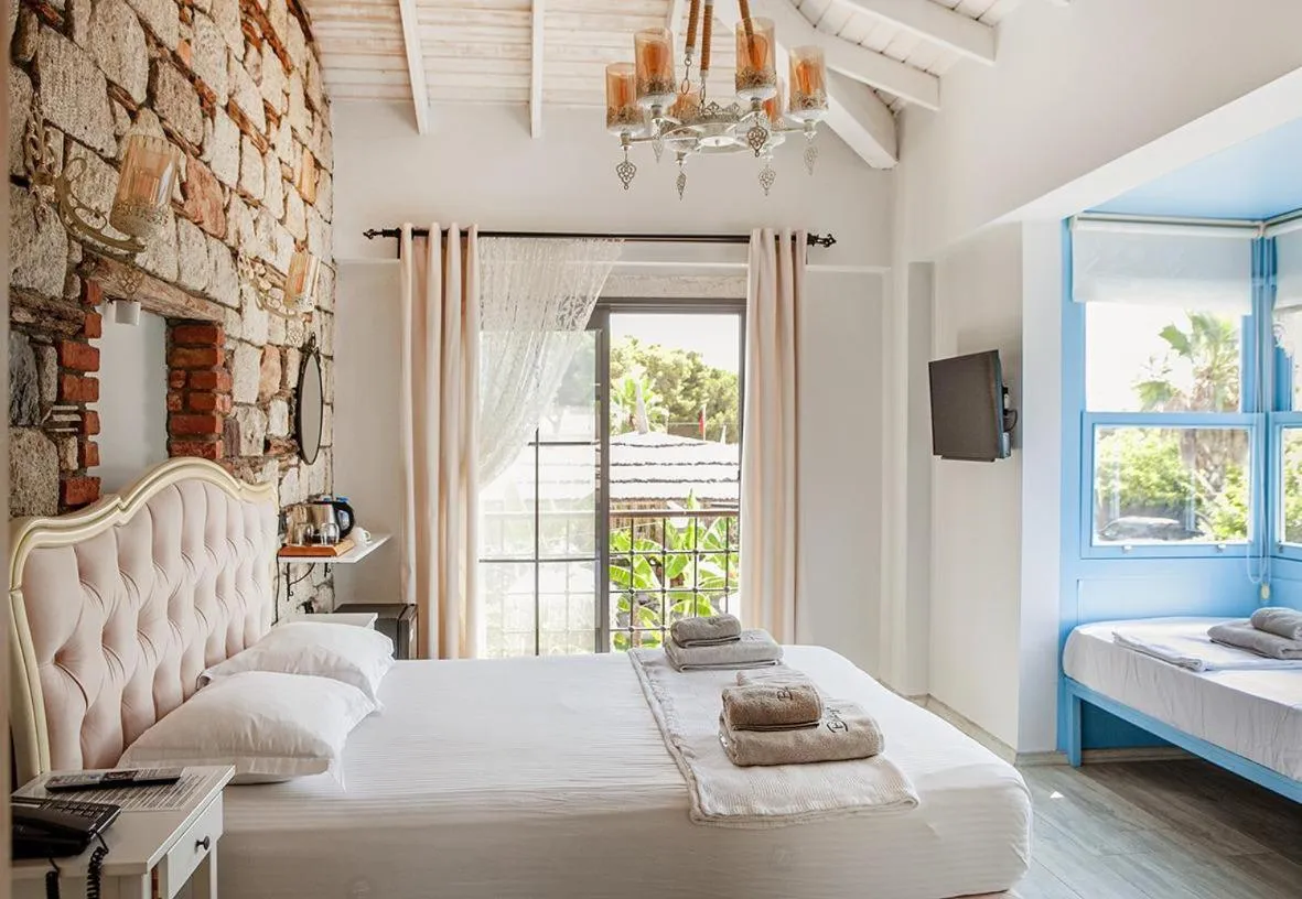 Photo of the whole room, Bed in Bellezza Hotel Alaçatı