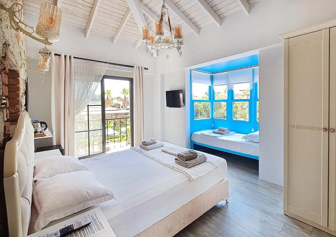 Photo of the whole room, Bed in Bellezza Hotel Alaçatı