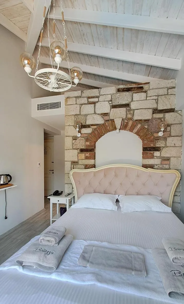 Photo of the whole room, Bed in Bellezza Hotel Alaçatı