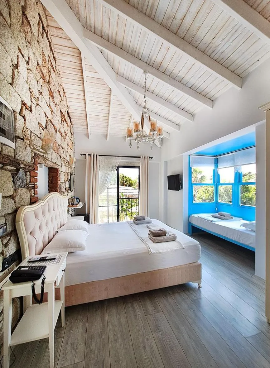 Photo of the whole room, Bed in Bellezza Hotel Alaçatı