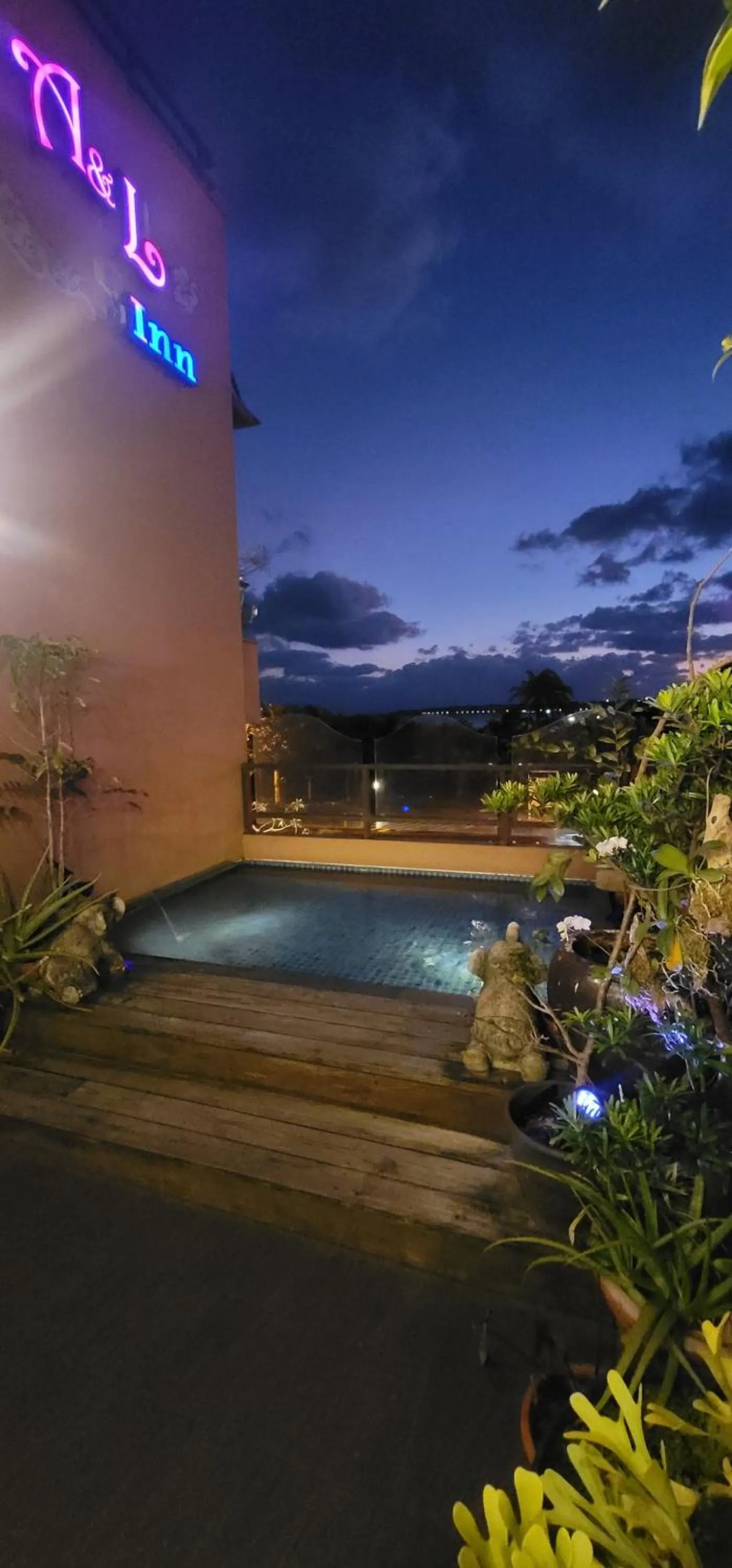 Night in A&L Inn 戀灣旅棧