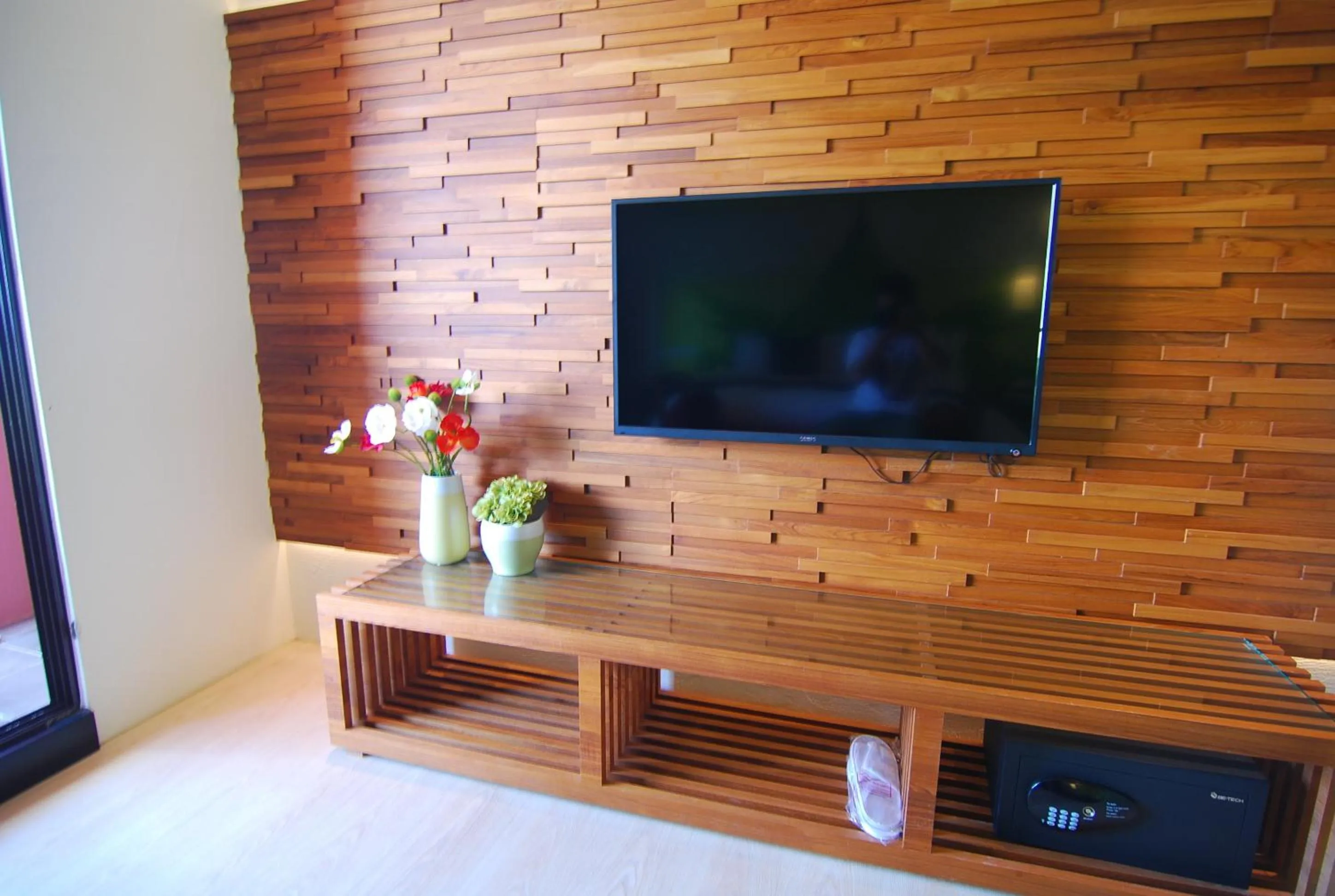 TV and multimedia in A&L Inn 戀灣旅棧