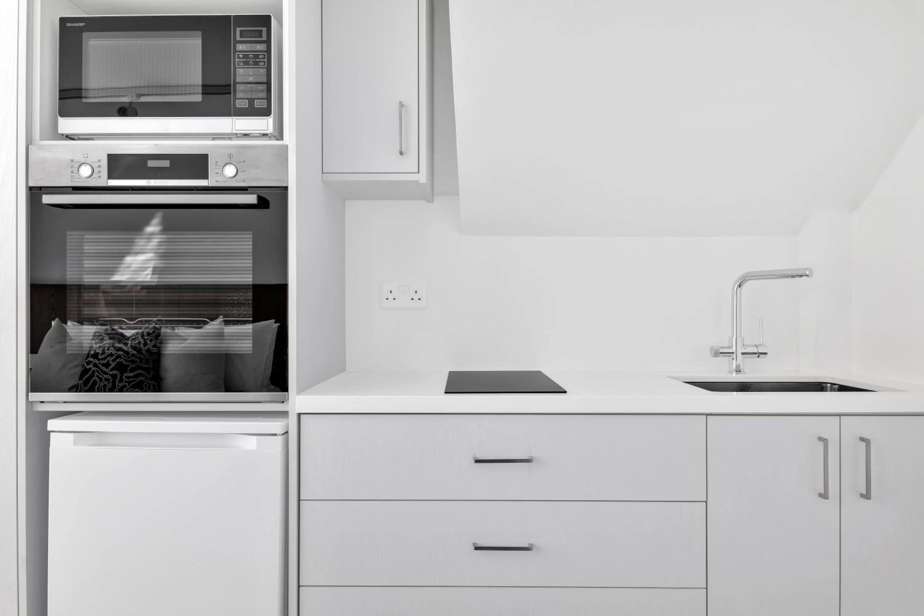 Kitchen or kitchenette in Phaedrus Living Alkminis Seaview Suites Pantai