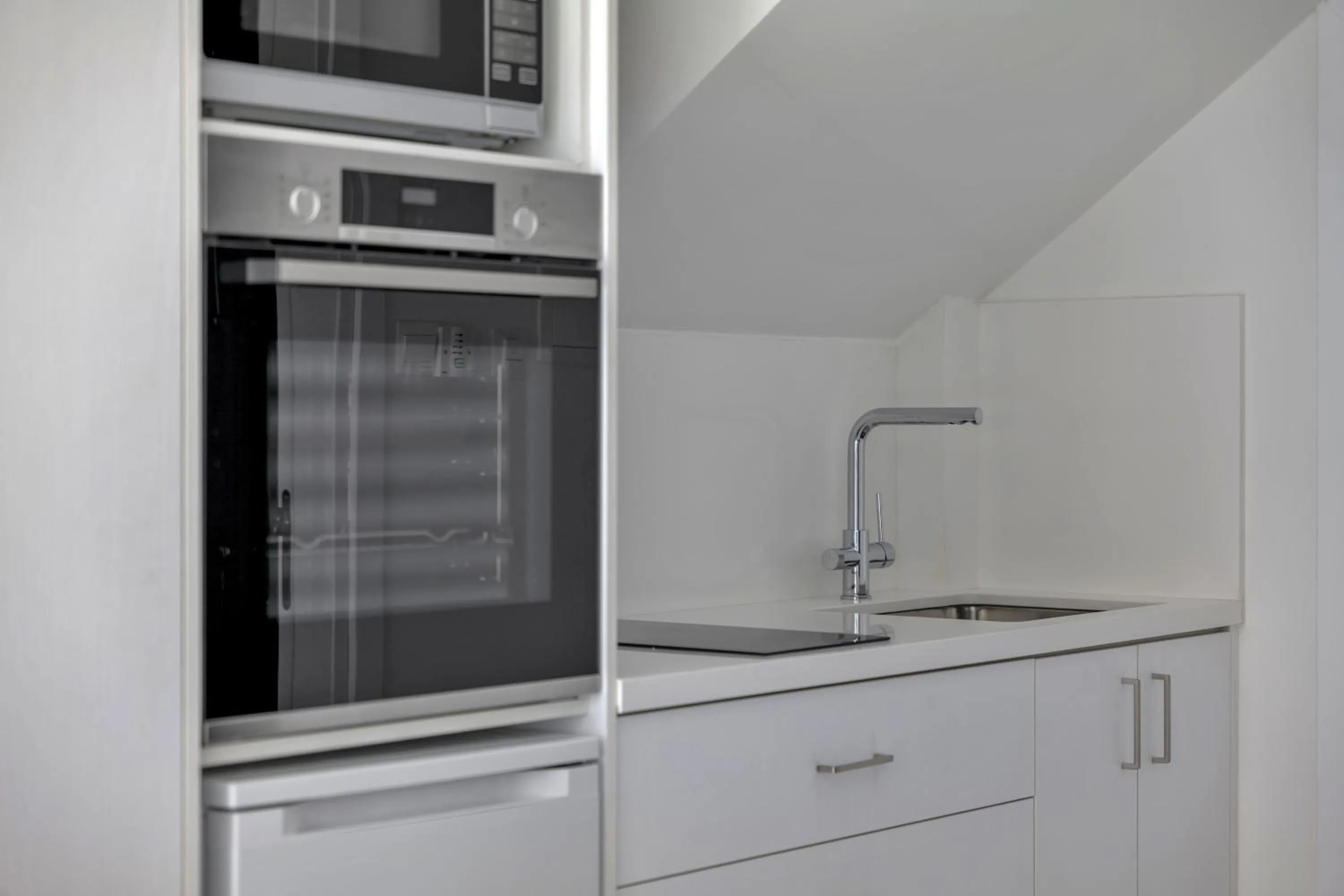Kitchen or kitchenette in Phaedrus Living Alkminis Seaview Suites Pantai