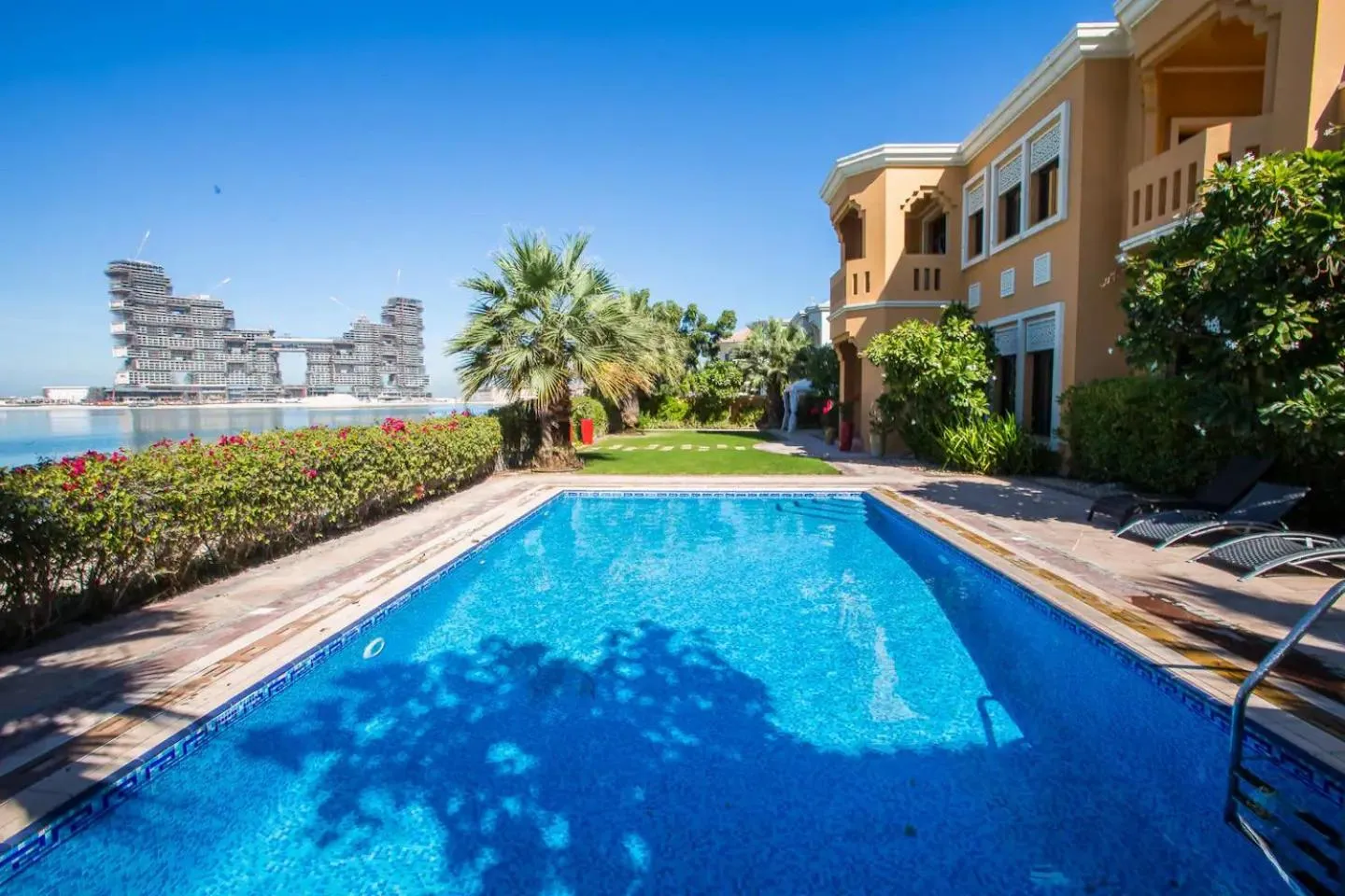 Frond F, Beachfront Villa, Palm Jumeirah - Mint Stay